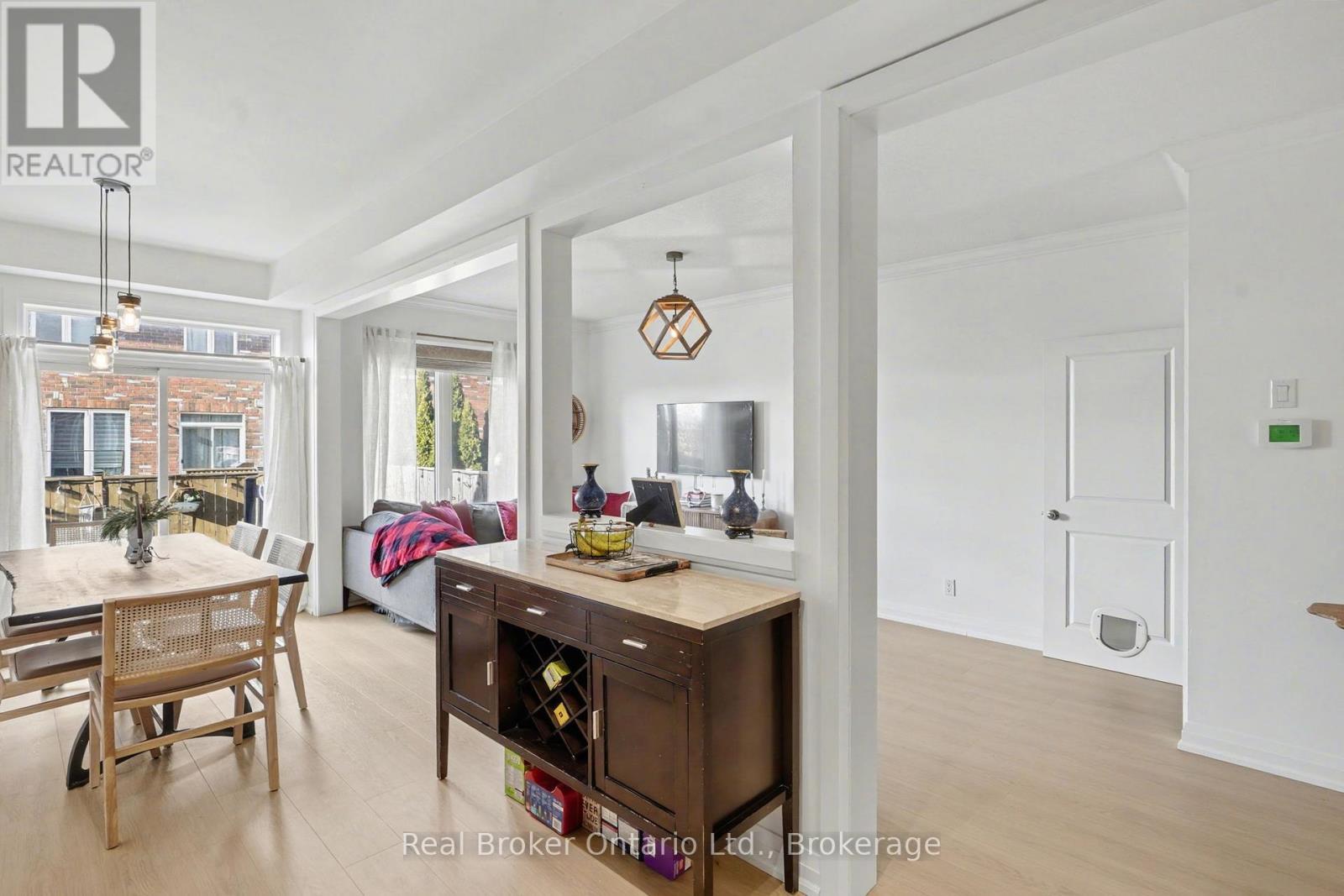 18 - 45 Seabreeze Crescent, Hamilton (Lakeshore), ON - Indoor