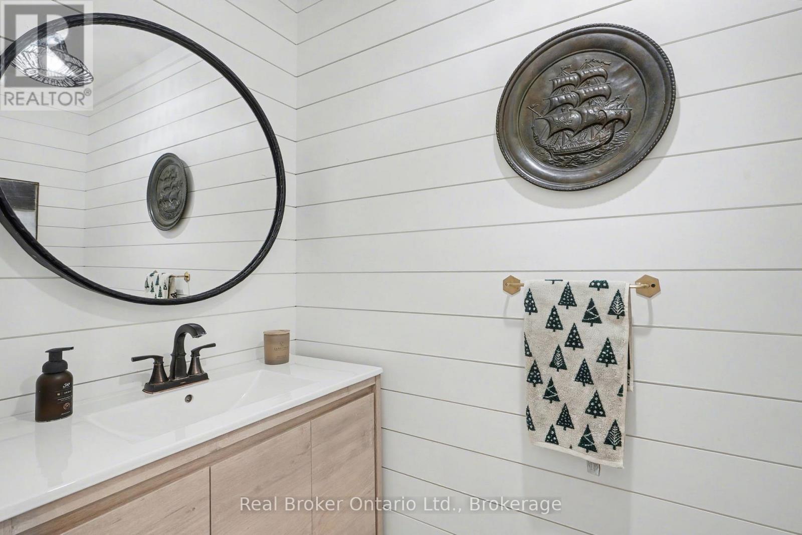 18 - 45 Seabreeze Crescent, Hamilton (Lakeshore), ON - Indoor Photo Showing Bathroom