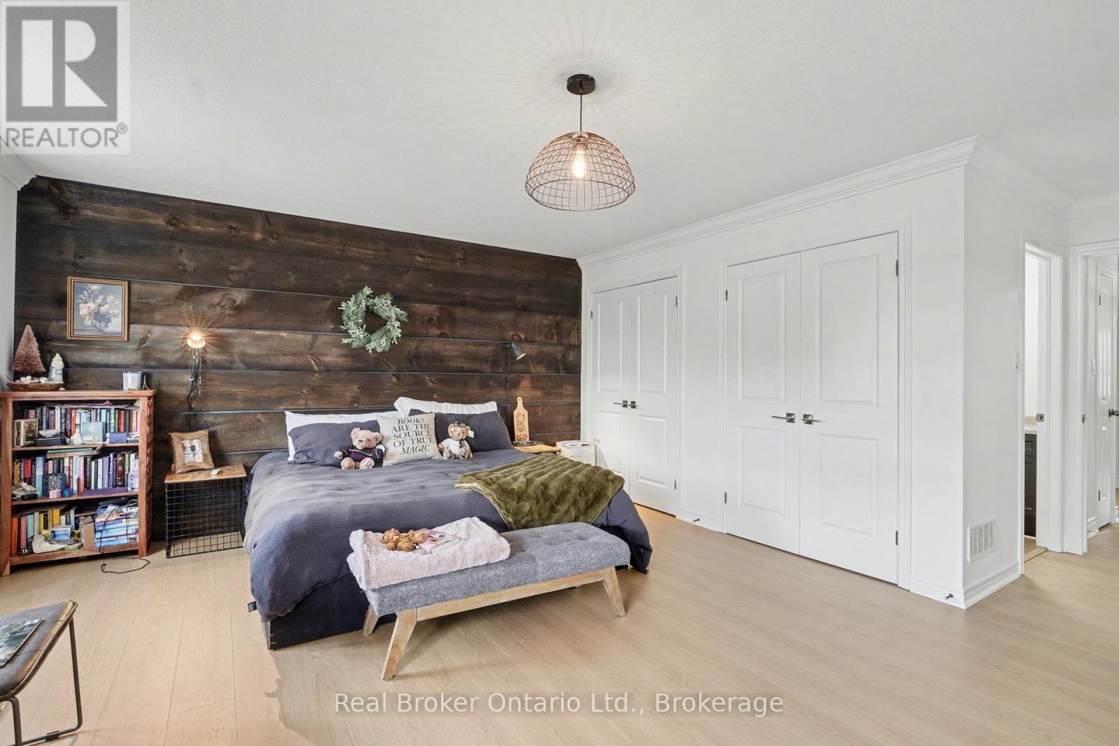 18 - 45 Seabreeze Crescent, Hamilton (Lakeshore), ON - Indoor Photo Showing Bedroom