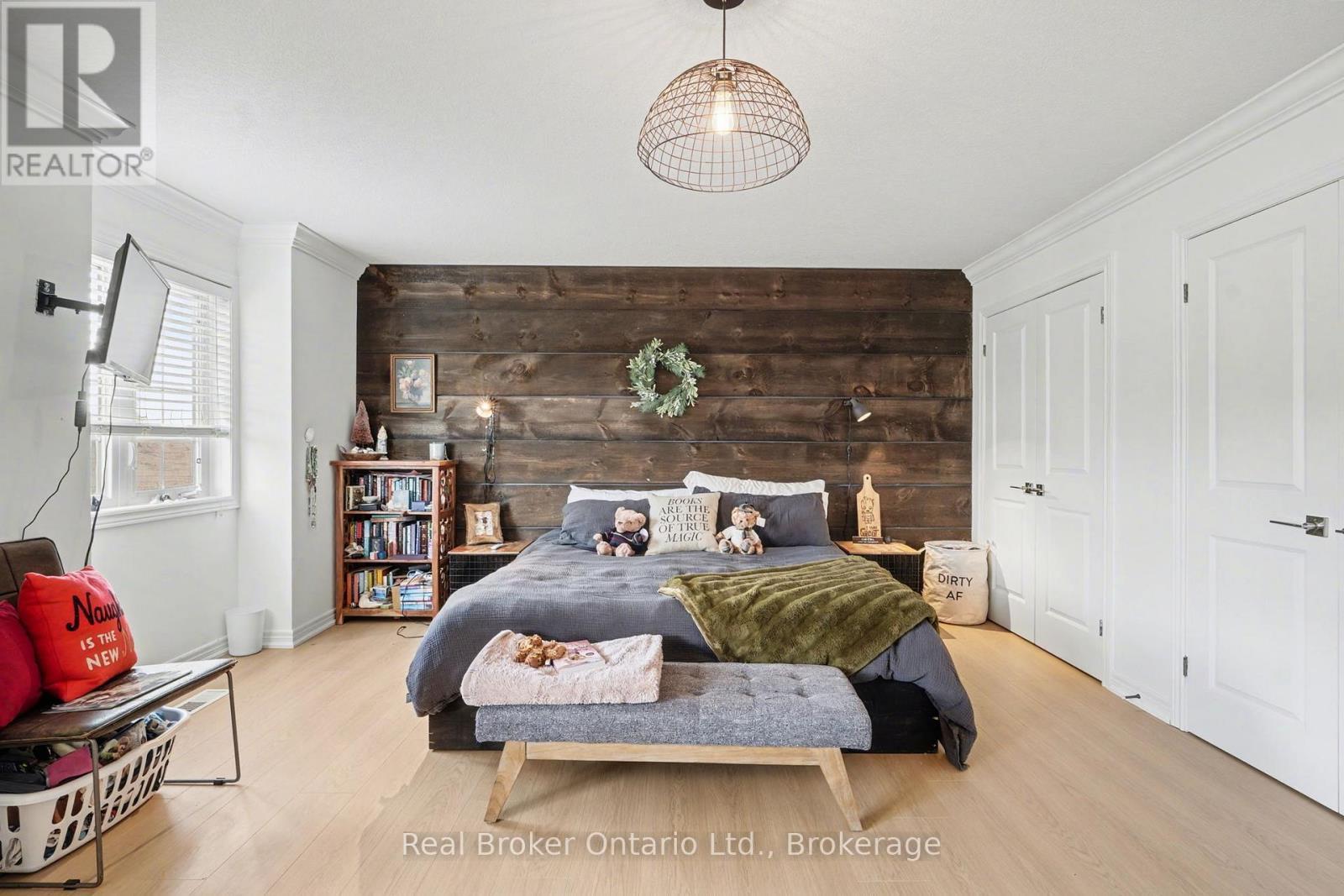 18 - 45 Seabreeze Crescent, Hamilton (Lakeshore), ON - Indoor Photo Showing Bedroom