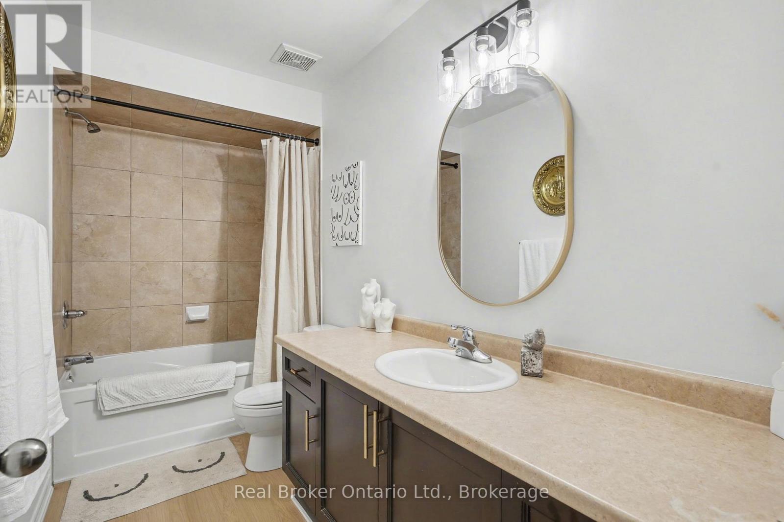 18 - 45 Seabreeze Crescent, Hamilton (Lakeshore), ON - Indoor Photo Showing Bathroom
