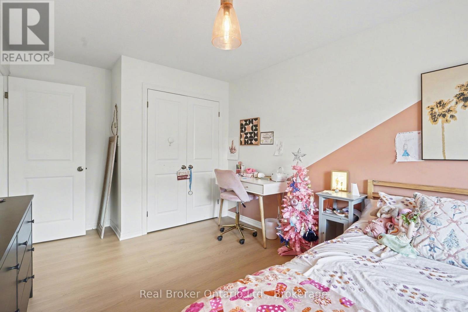 18 - 45 Seabreeze Crescent, Hamilton (Lakeshore), ON - Indoor Photo Showing Bedroom