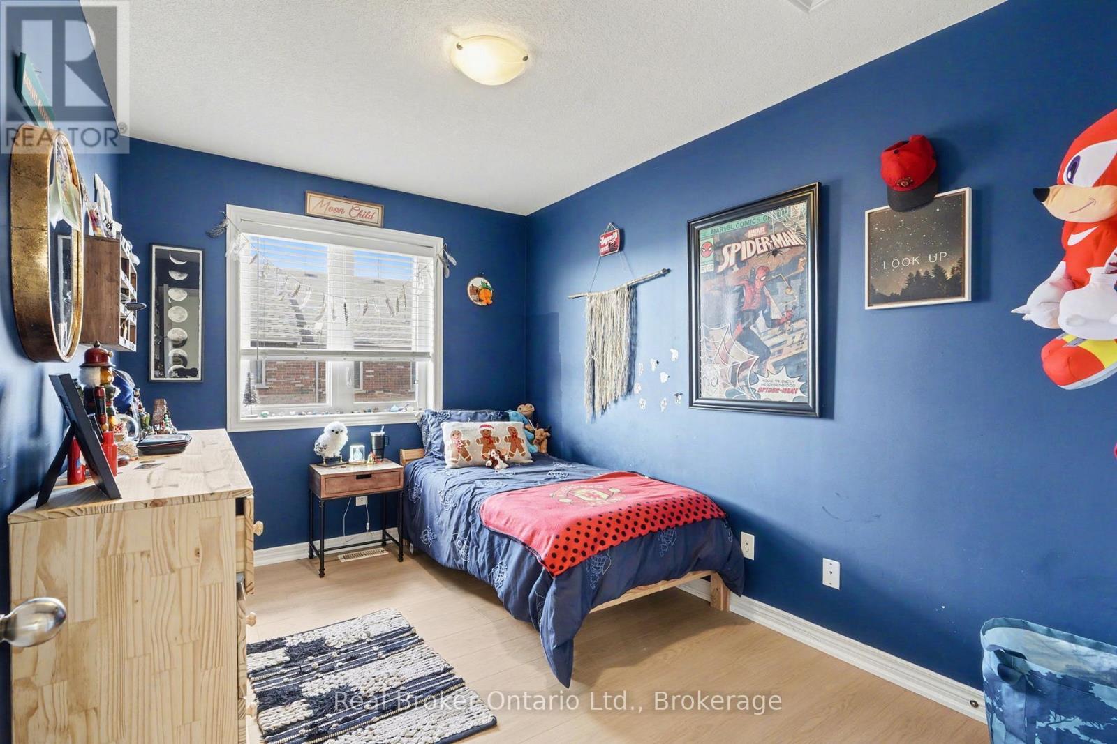 18 - 45 Seabreeze Crescent, Hamilton (Lakeshore), ON - Indoor Photo Showing Bedroom