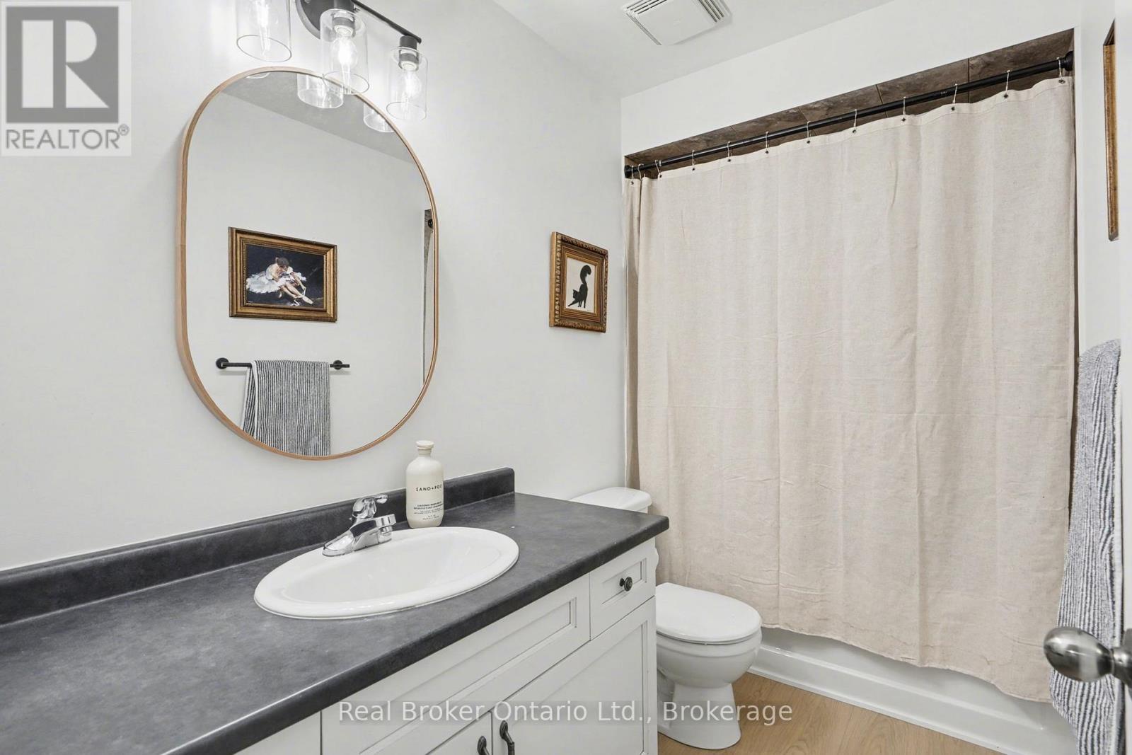 18 - 45 Seabreeze Crescent, Hamilton (Lakeshore), ON - Indoor Photo Showing Bathroom
