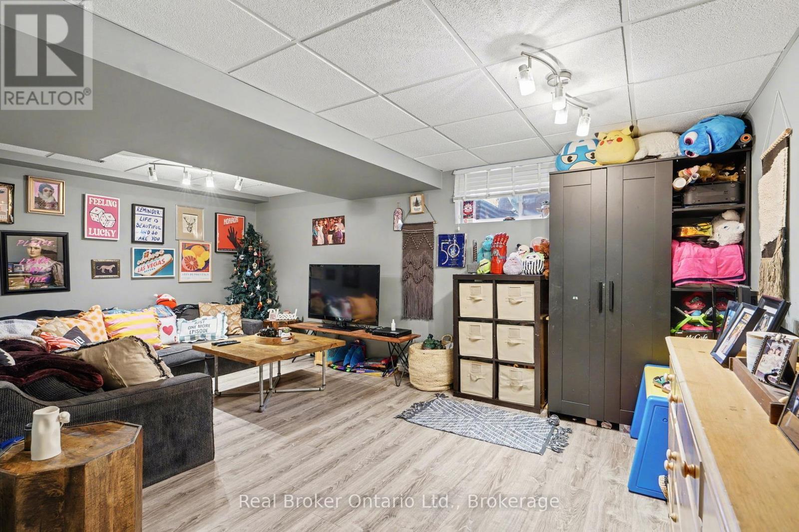 18 - 45 Seabreeze Crescent, Hamilton (Lakeshore), ON - Indoor