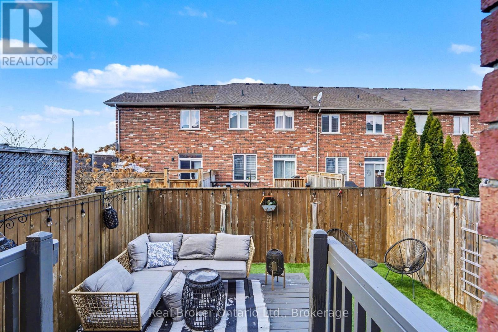 18 - 45 Seabreeze Crescent, Hamilton (Lakeshore), ON - Outdoor With Exterior