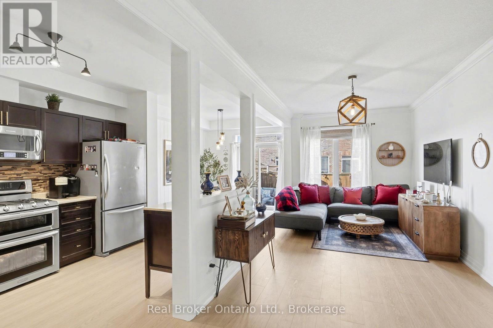18 - 45 Seabreeze Crescent, Hamilton (Lakeshore), ON - Indoor Photo Showing Kitchen