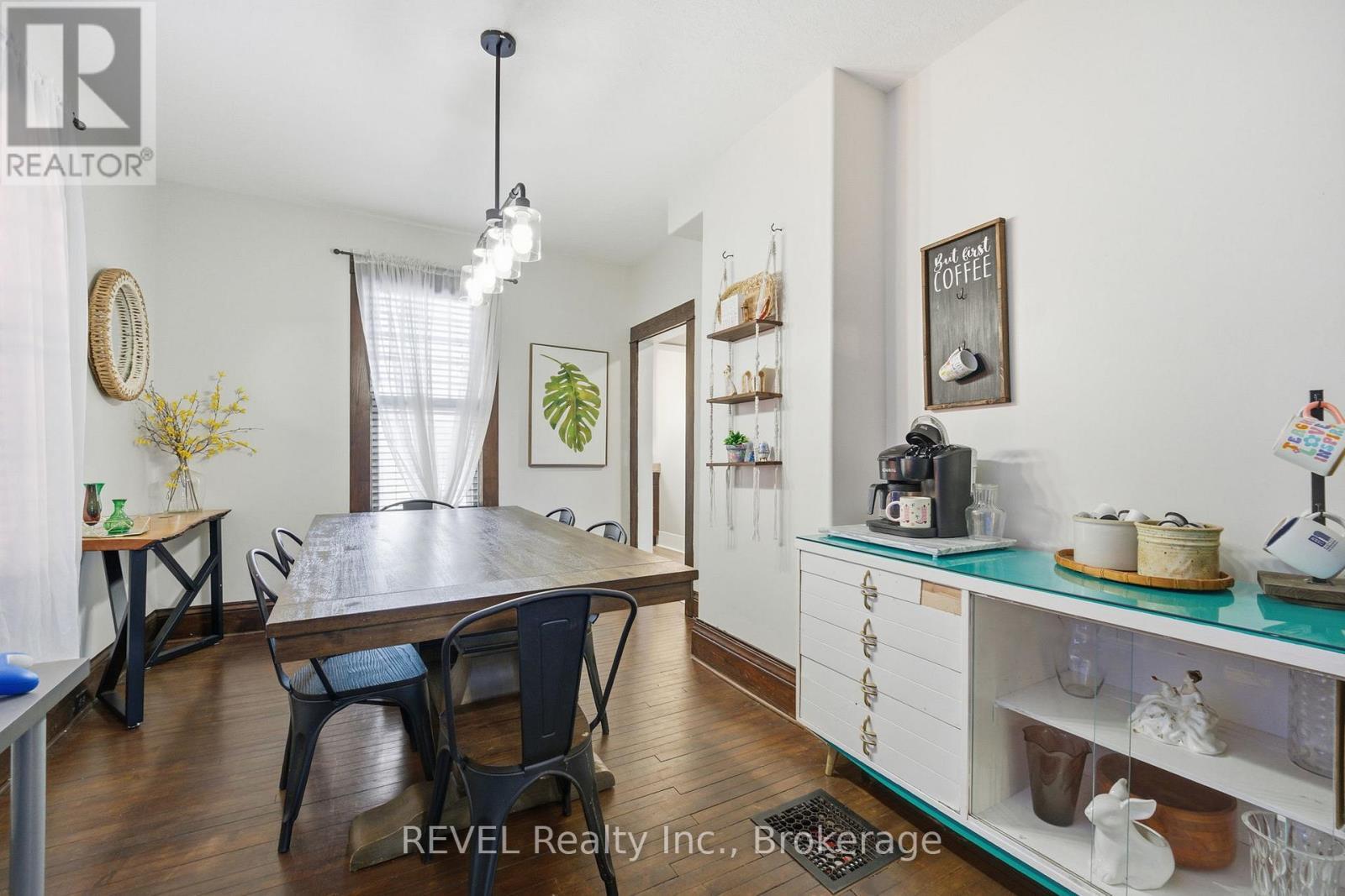 348 Hellems Avenue, Welland (Welland Downtown), ON - Indoor Photo Showing Dining Room