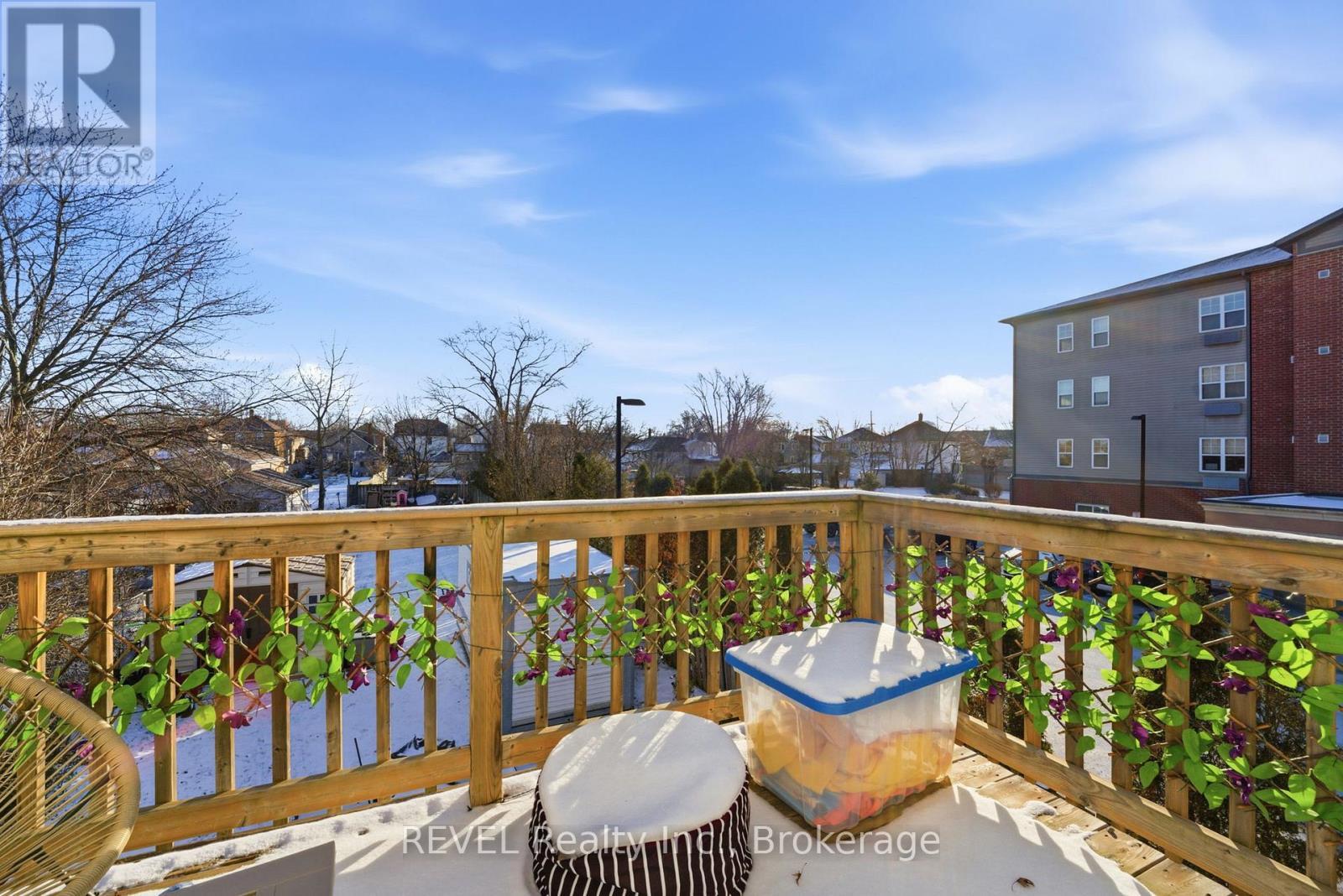 348 Hellems Avenue, Welland (Welland Downtown), ON - Outdoor With Balcony