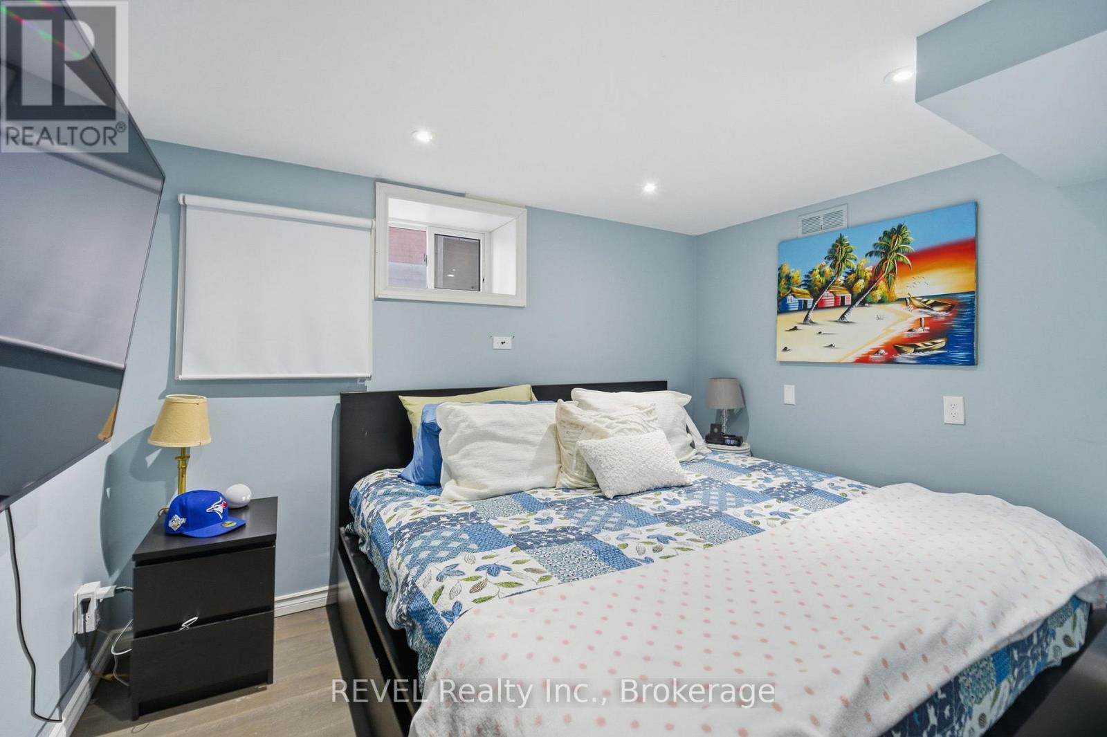 348 Hellems Avenue, Welland (Welland Downtown), ON - Indoor Photo Showing Bedroom
