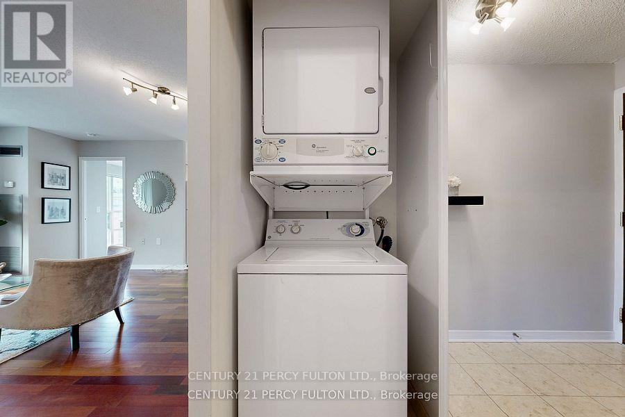 2606 - 22 Olive Avenue, Toronto, ON - Indoor Photo Showing Laundry Room