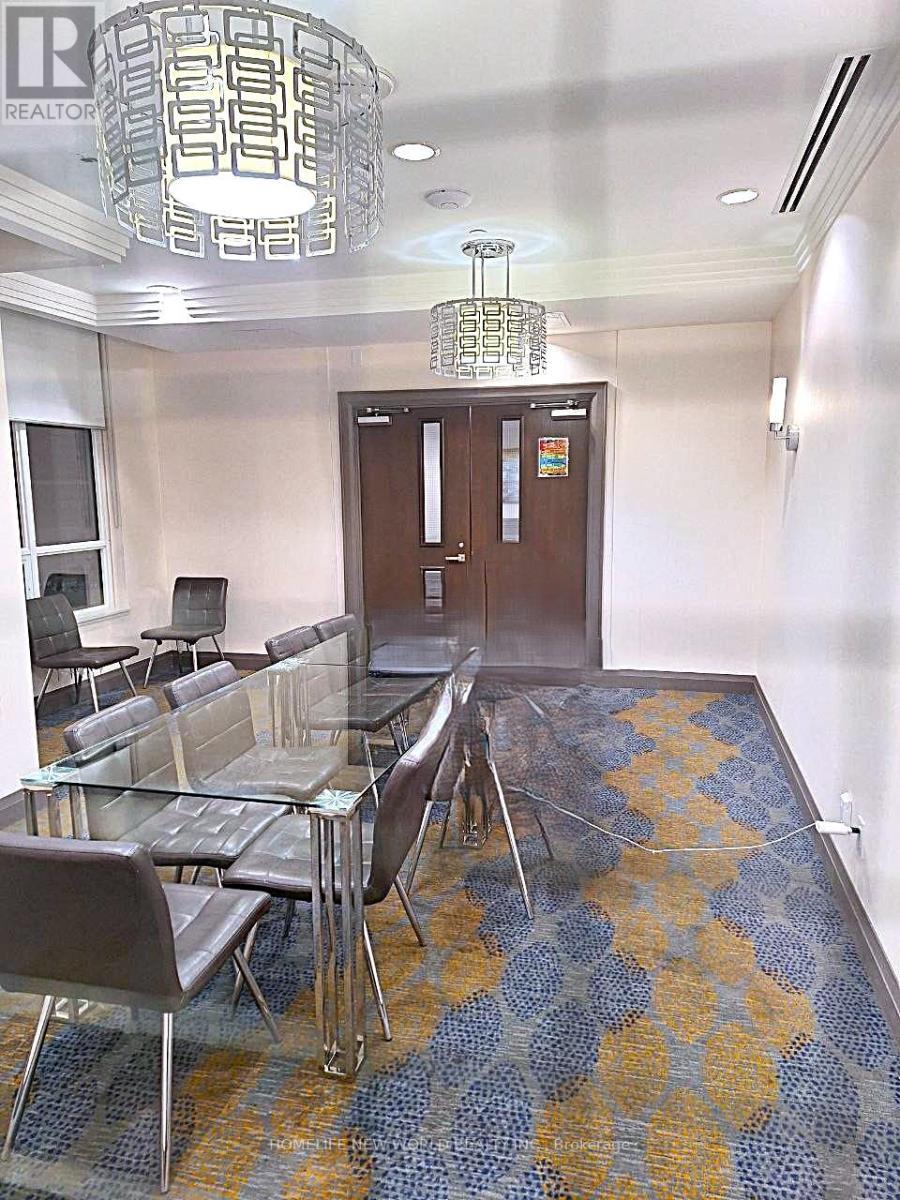 Ph2-08 - 7161 Yonge Street, Markham, ON - Indoor Photo Showing Other Room