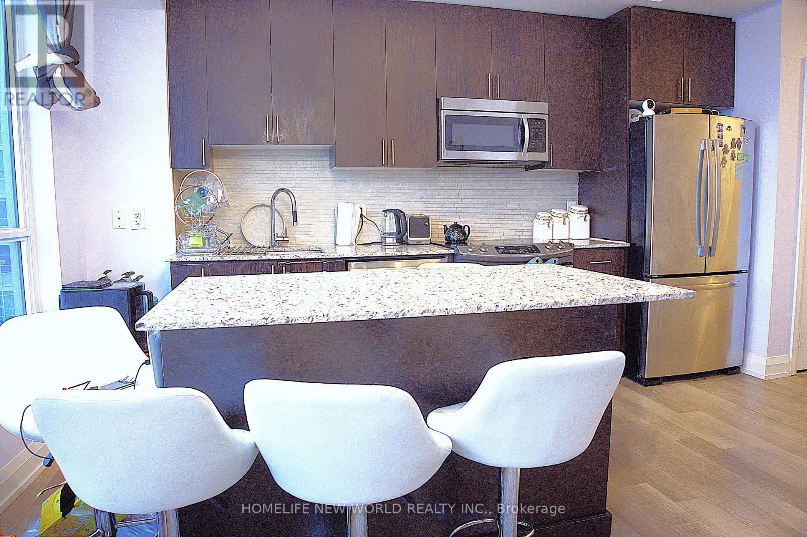 Ph2-08 - 7161 Yonge Street, Markham, ON - Indoor Photo Showing Kitchen