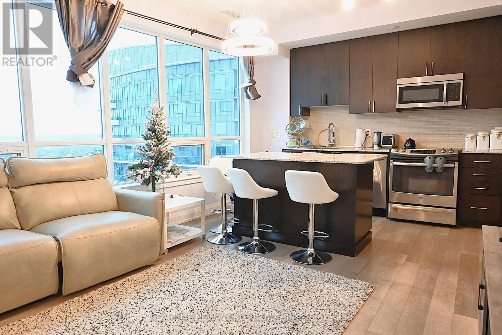 Ph2-08 - 7161 Yonge Street, Markham, ON - Indoor Photo Showing Kitchen