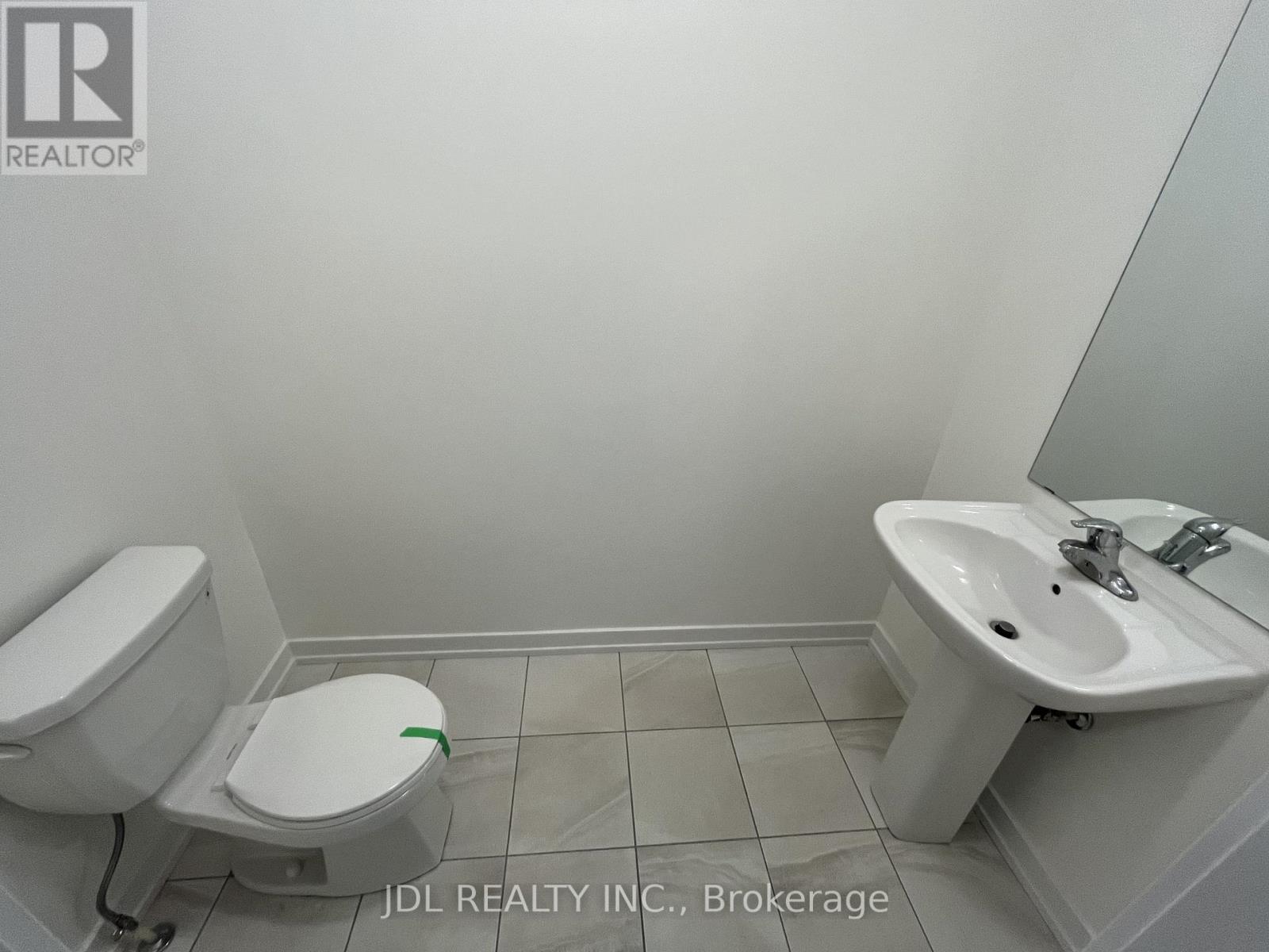 111 Hilts Drive, Richmond Hill, ON - Indoor Photo Showing Bathroom