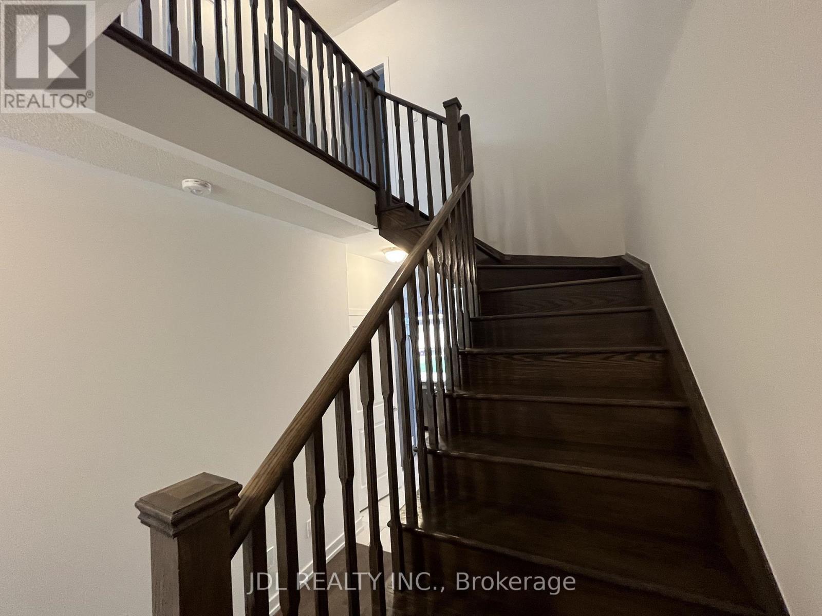 111 Hilts Drive, Richmond Hill, ON - Indoor Photo Showing Other Room