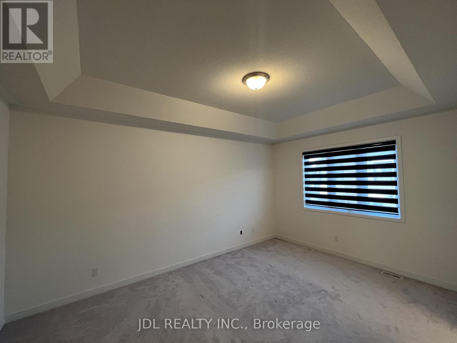 111 Hilts Drive, Richmond Hill, ON - Indoor Photo Showing Other Room