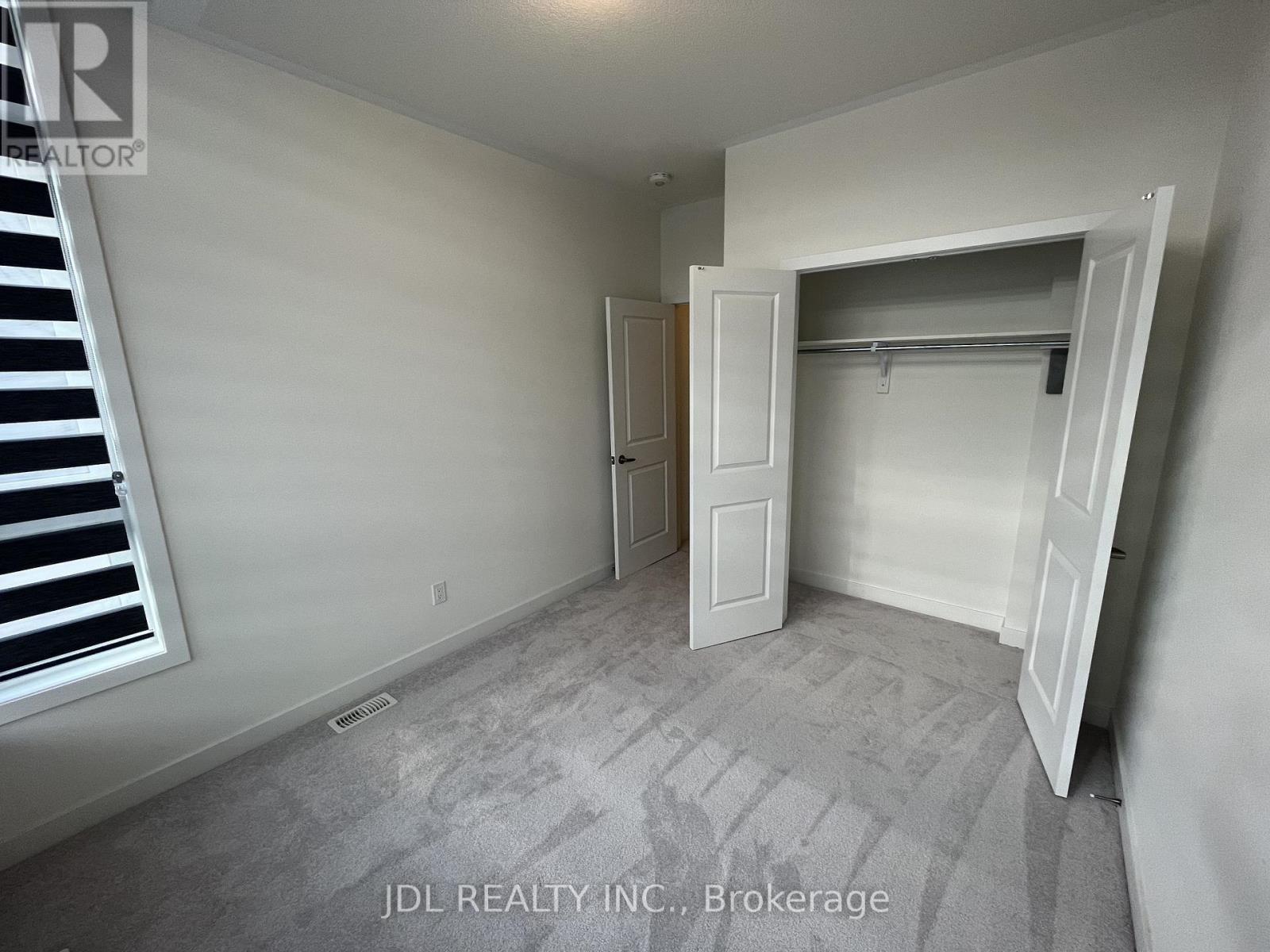 111 Hilts Drive, Richmond Hill, ON - Indoor Photo Showing Other Room