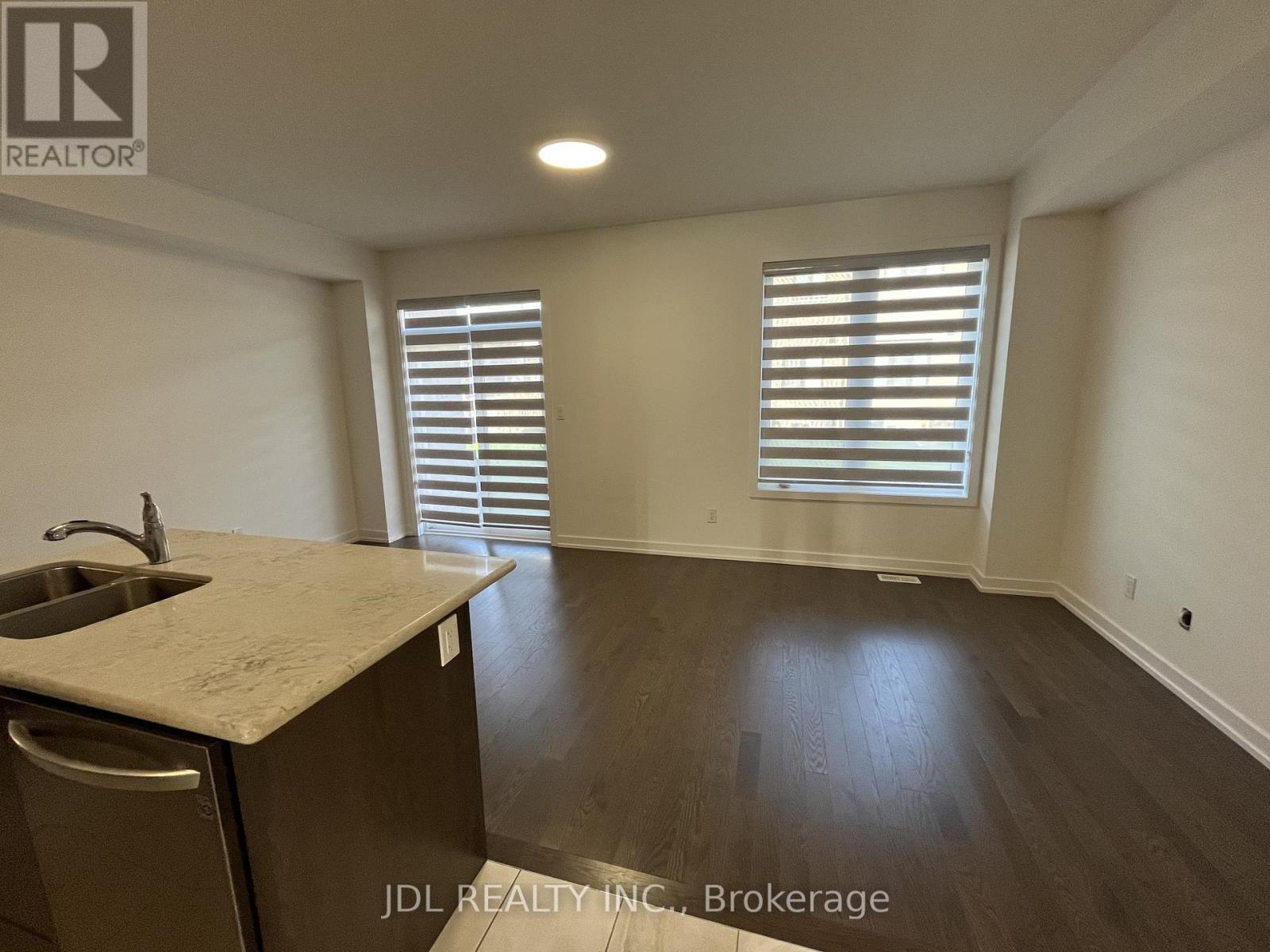 111 Hilts Drive, Richmond Hill, ON - Indoor Photo Showing Other Room