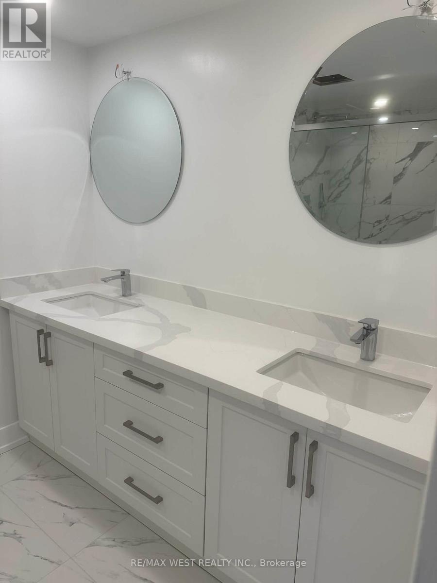 901 - 3 Rowntree Road, Toronto, ON - Indoor Photo Showing Bathroom