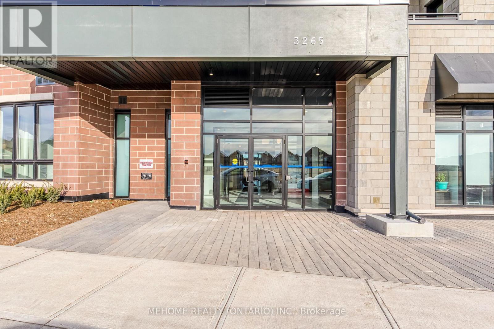 312 - 3265 Carding Mill Trail W, Oakville, ON - Outdoor With Exterior