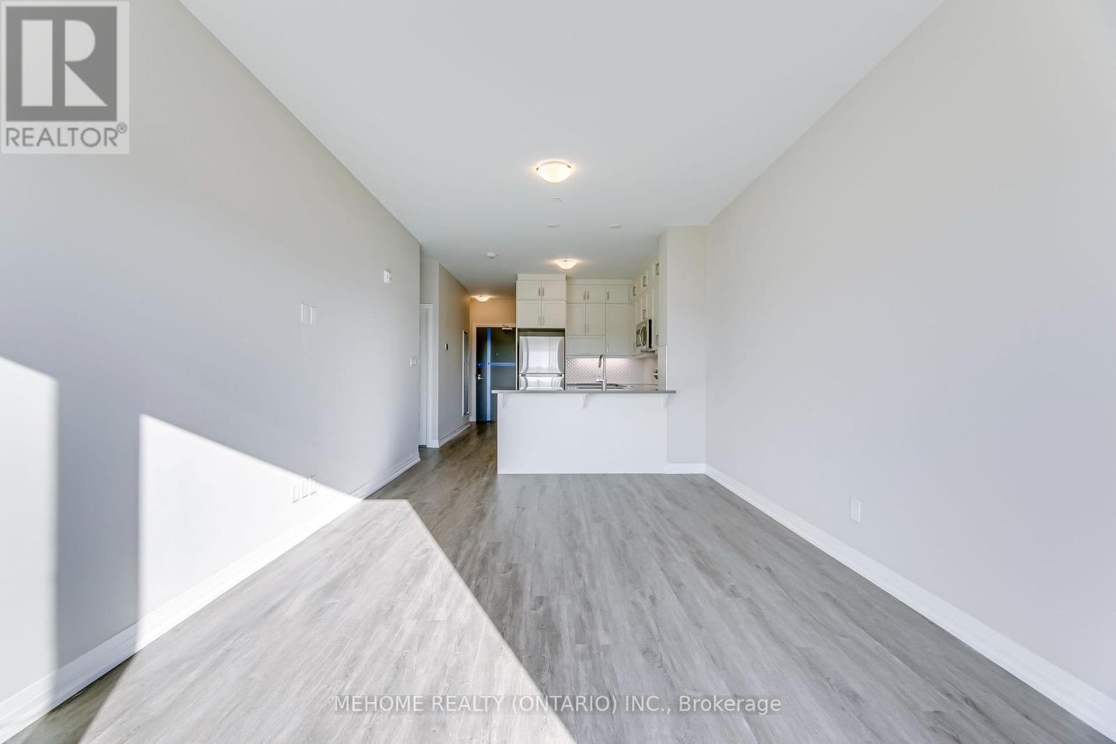 312 - 3265 Carding Mill Trail W, Oakville, ON - Indoor
