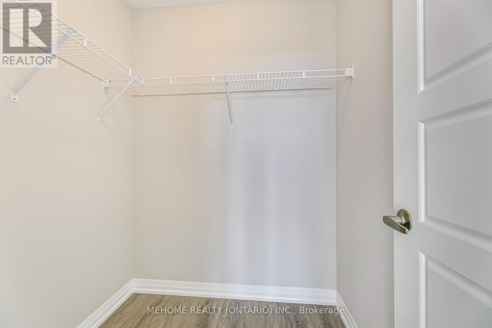 312 - 3265 Carding Mill Trail W, Oakville, ON - Indoor With Storage