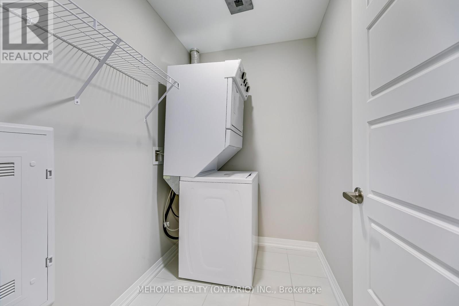 312 - 3265 Carding Mill Trail W, Oakville, ON - Indoor Photo Showing Laundry Room