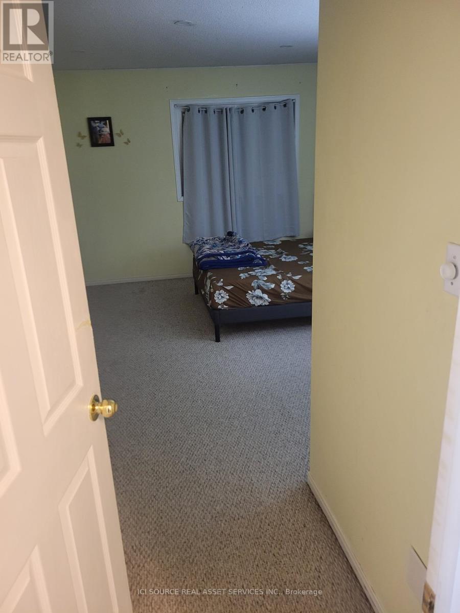 Upper - 3 Fairbank Court, Brampton, ON - Indoor