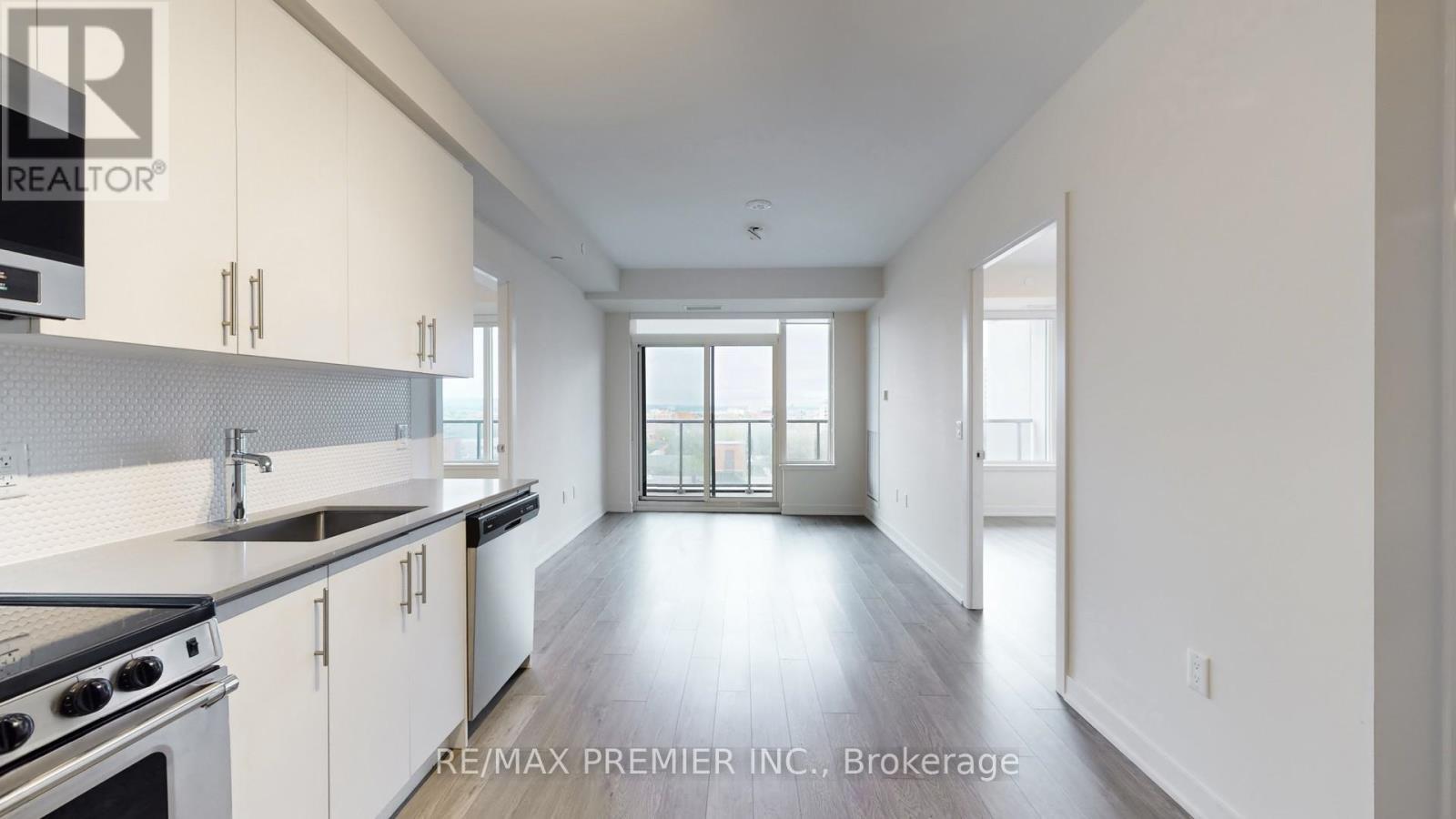 922 - 212 King William Street, Hamilton, ON - Indoor Photo Showing Kitchen With Upgraded Kitchen