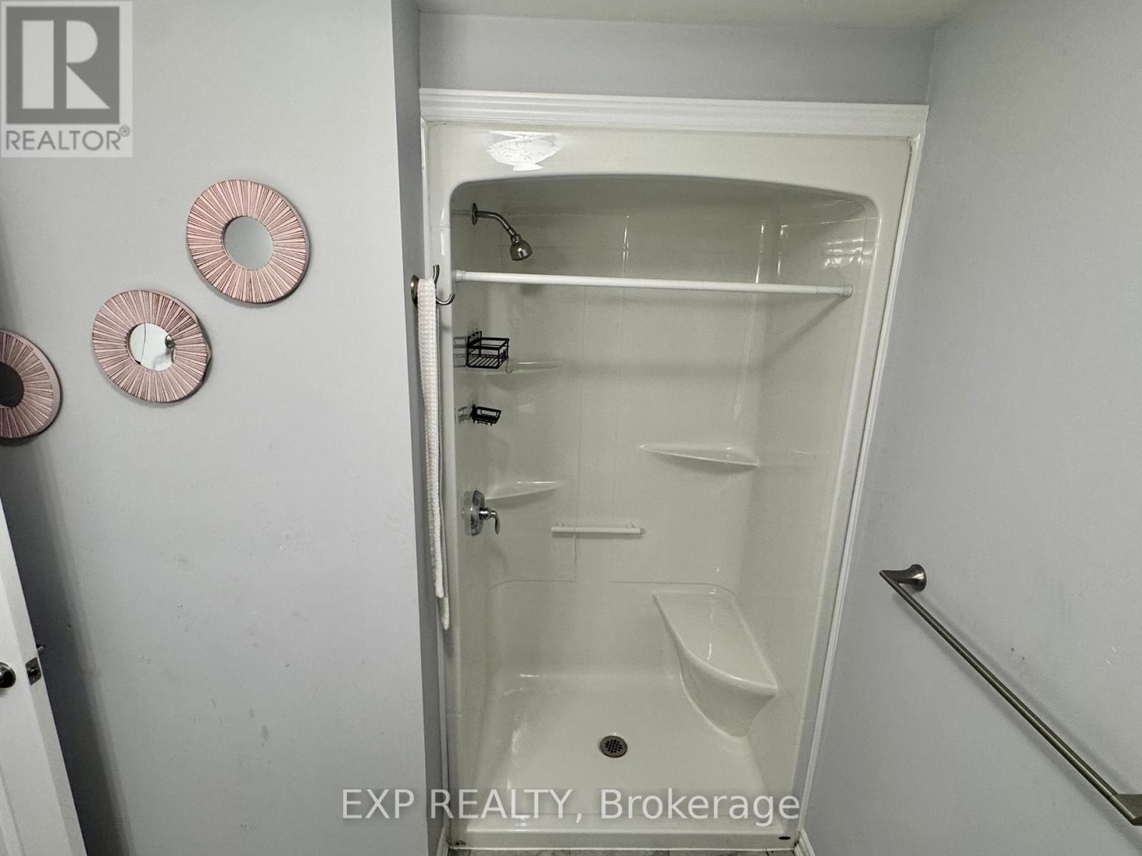 18 - 87 Renfrew Trail, Welland (N. Welland), ON - Indoor Photo Showing Bathroom