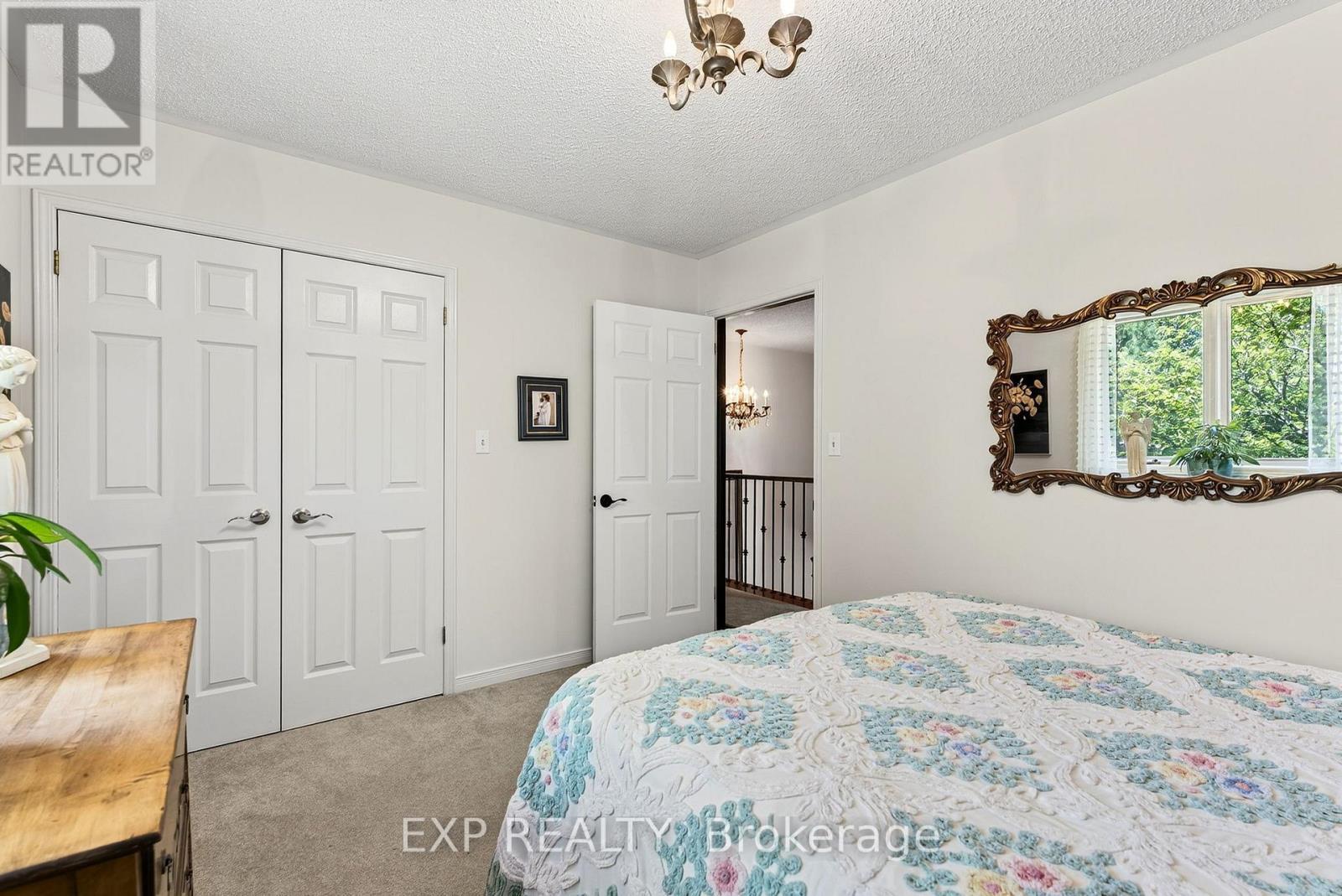 3914 Carolynn Court, Lincoln (Lincoln-Jordan/Vineland), ON - Indoor Photo Showing Bedroom