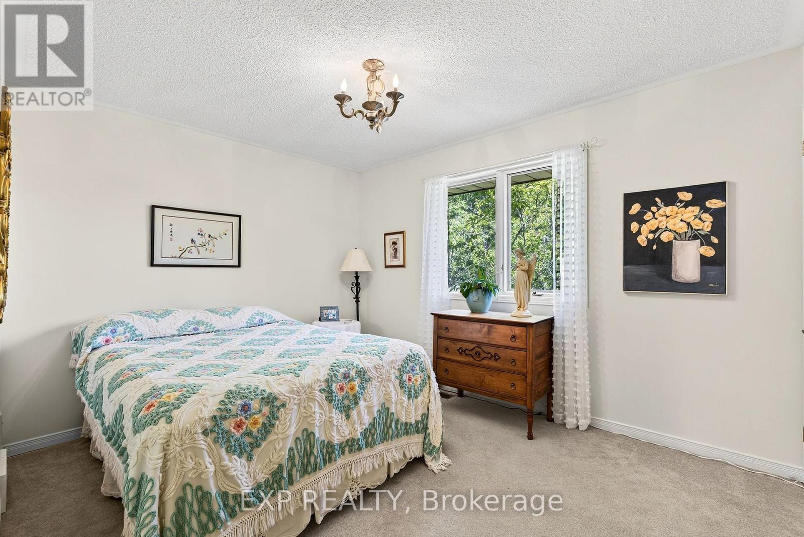 3914 Carolynn Court, Lincoln (Lincoln-Jordan/Vineland), ON - Indoor Photo Showing Bedroom
