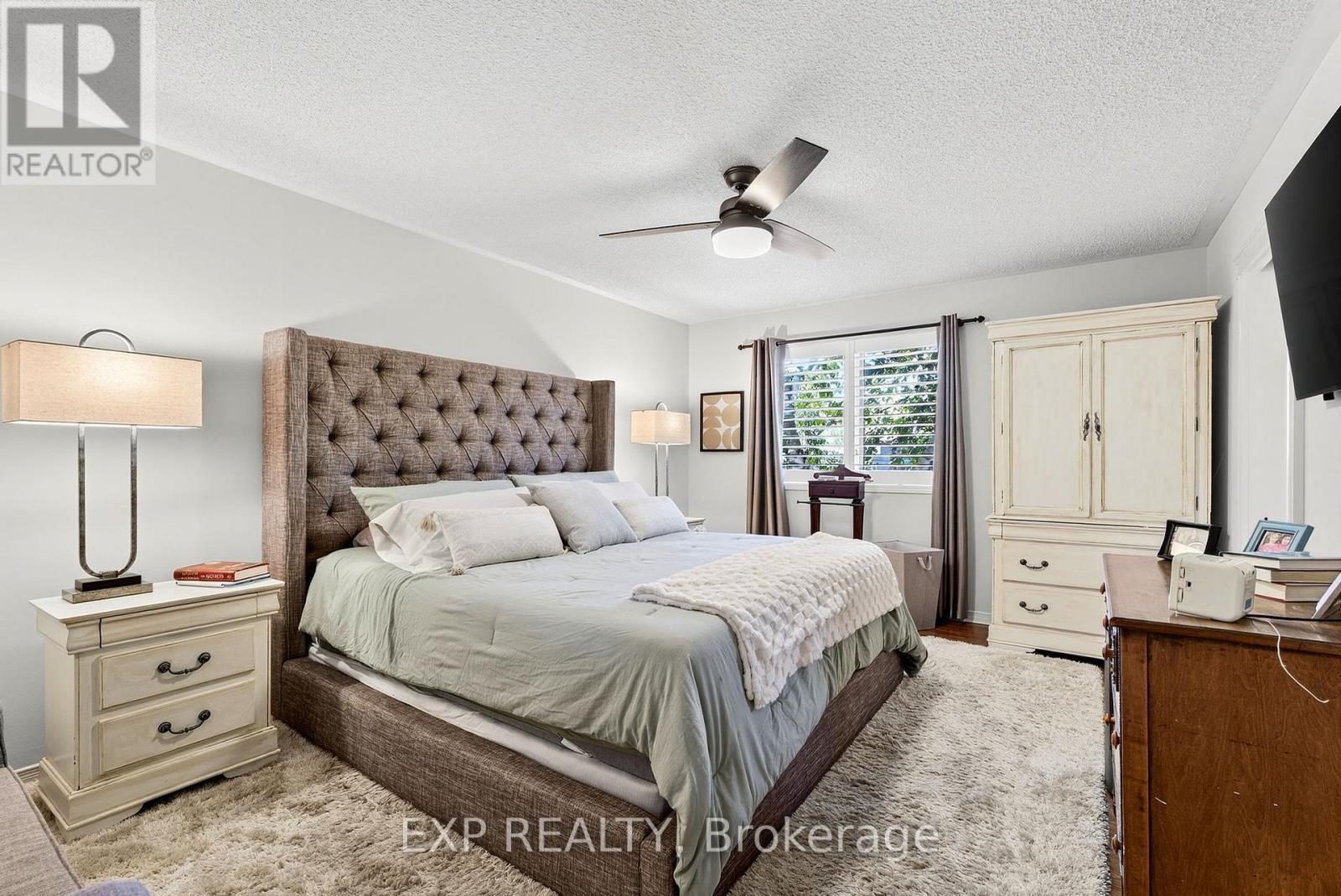 3914 Carolynn Court, Lincoln (Lincoln-Jordan/Vineland), ON - Indoor Photo Showing Bedroom