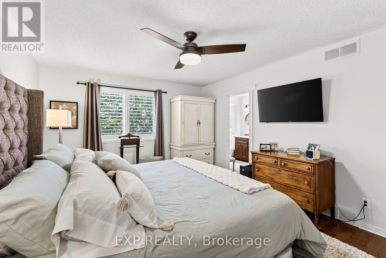3914 Carolynn Court, Lincoln (Lincoln-Jordan/Vineland), ON - Indoor Photo Showing Bedroom