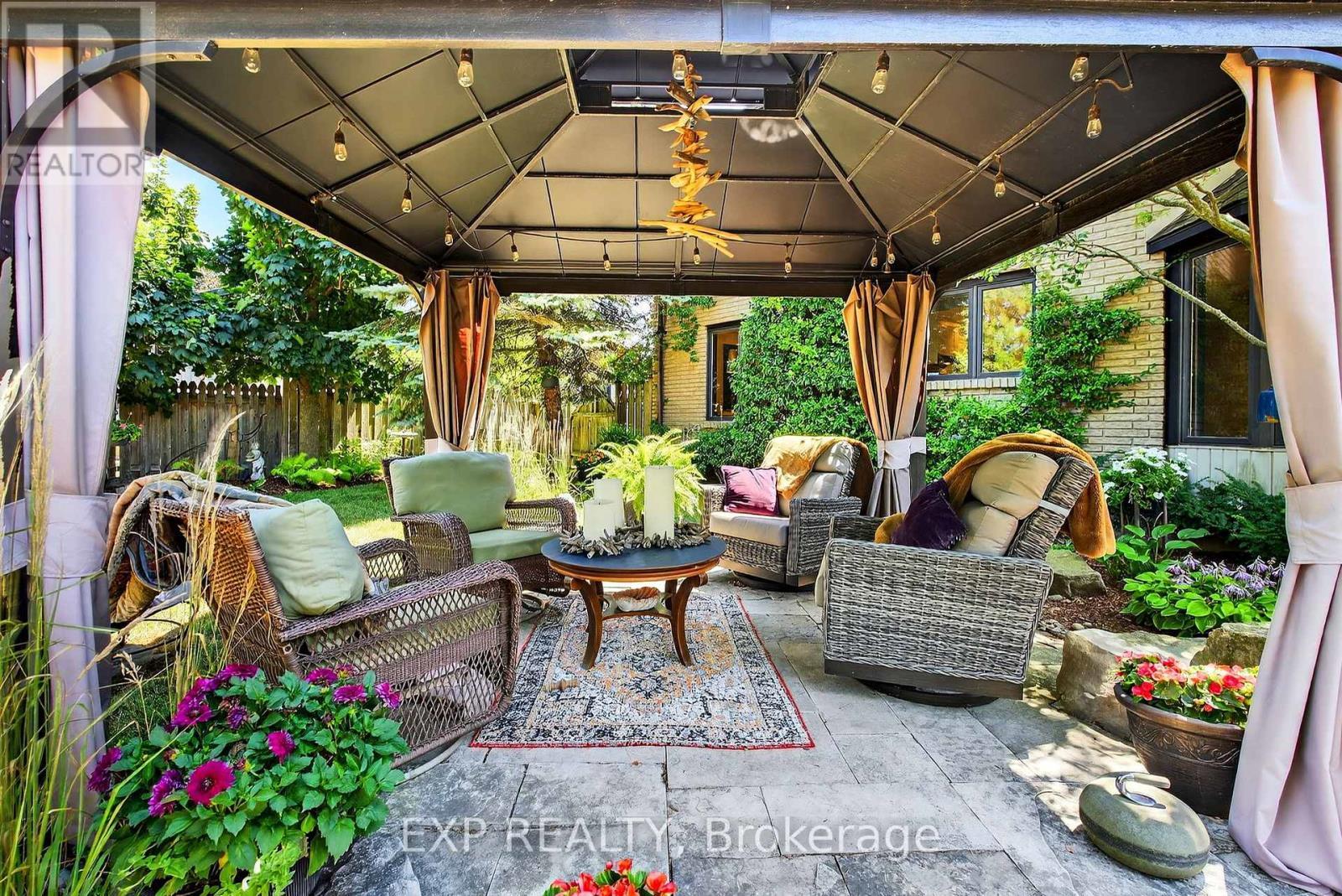 3914 Carolynn Court, Lincoln (Lincoln-Jordan/Vineland), ON - Outdoor With Exterior