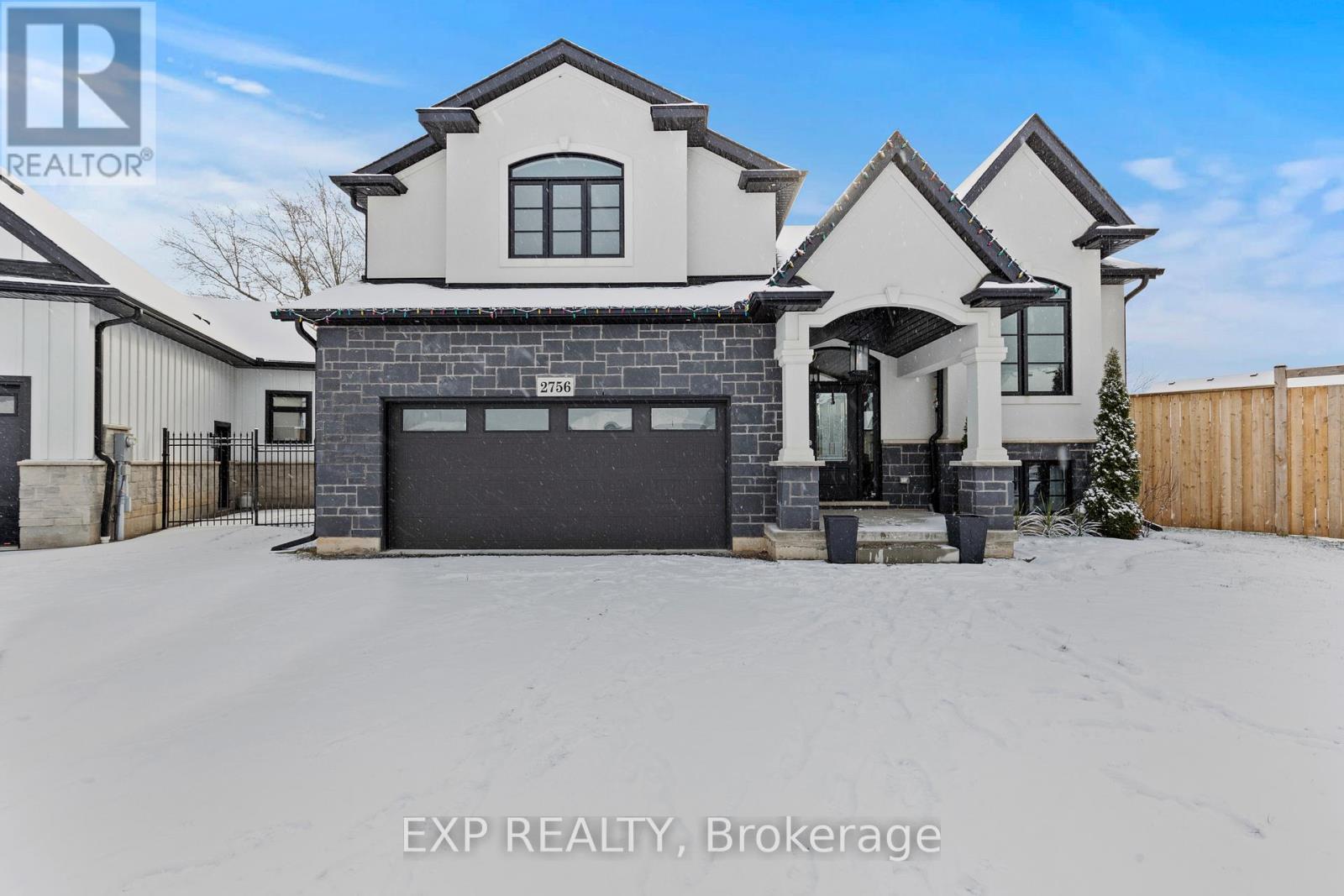 2756 Arrowsmith Court, Fort Erie (Black Creek), ON - Outdoor