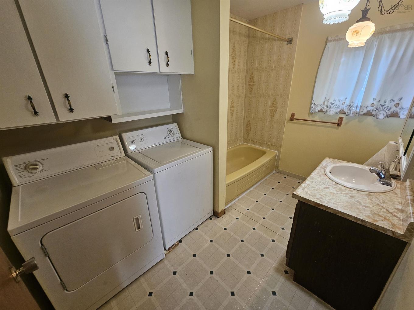 2 Dickey Street, Amherst, NS