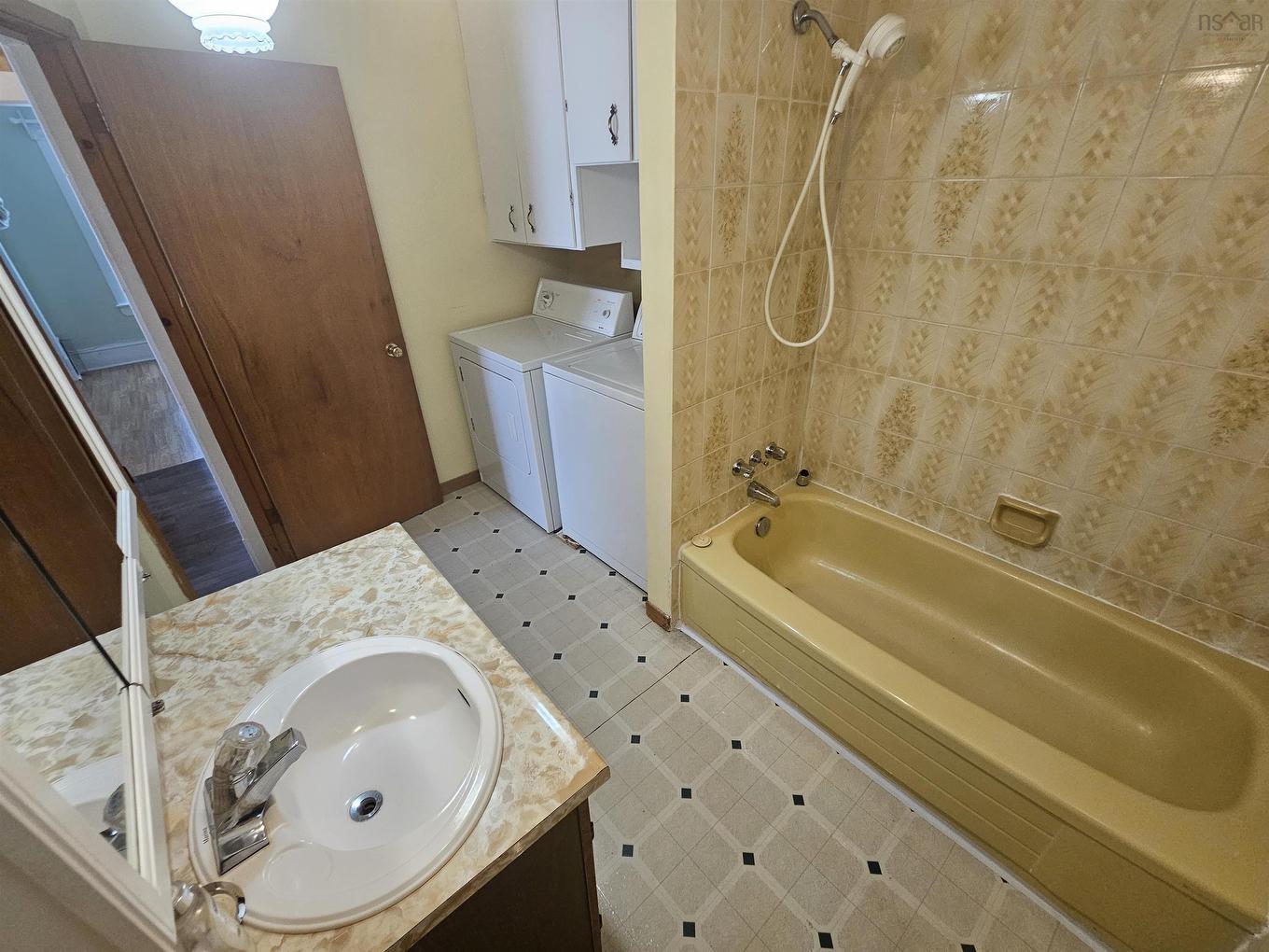 2 Dickey Street, Amherst, NS