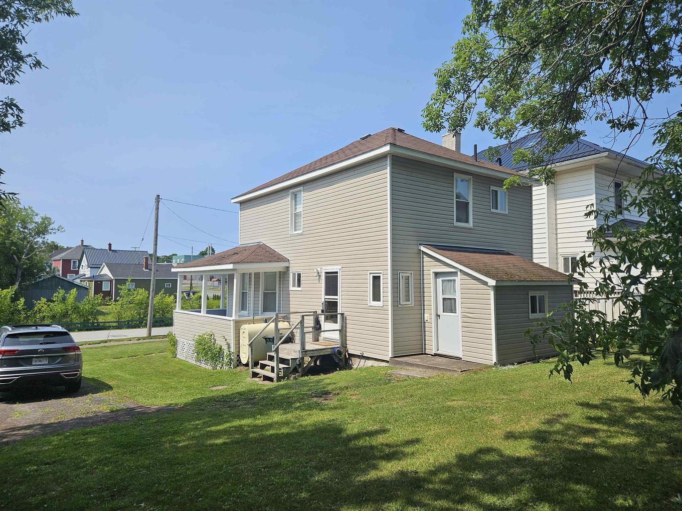 2 Dickey Street, Amherst, NS