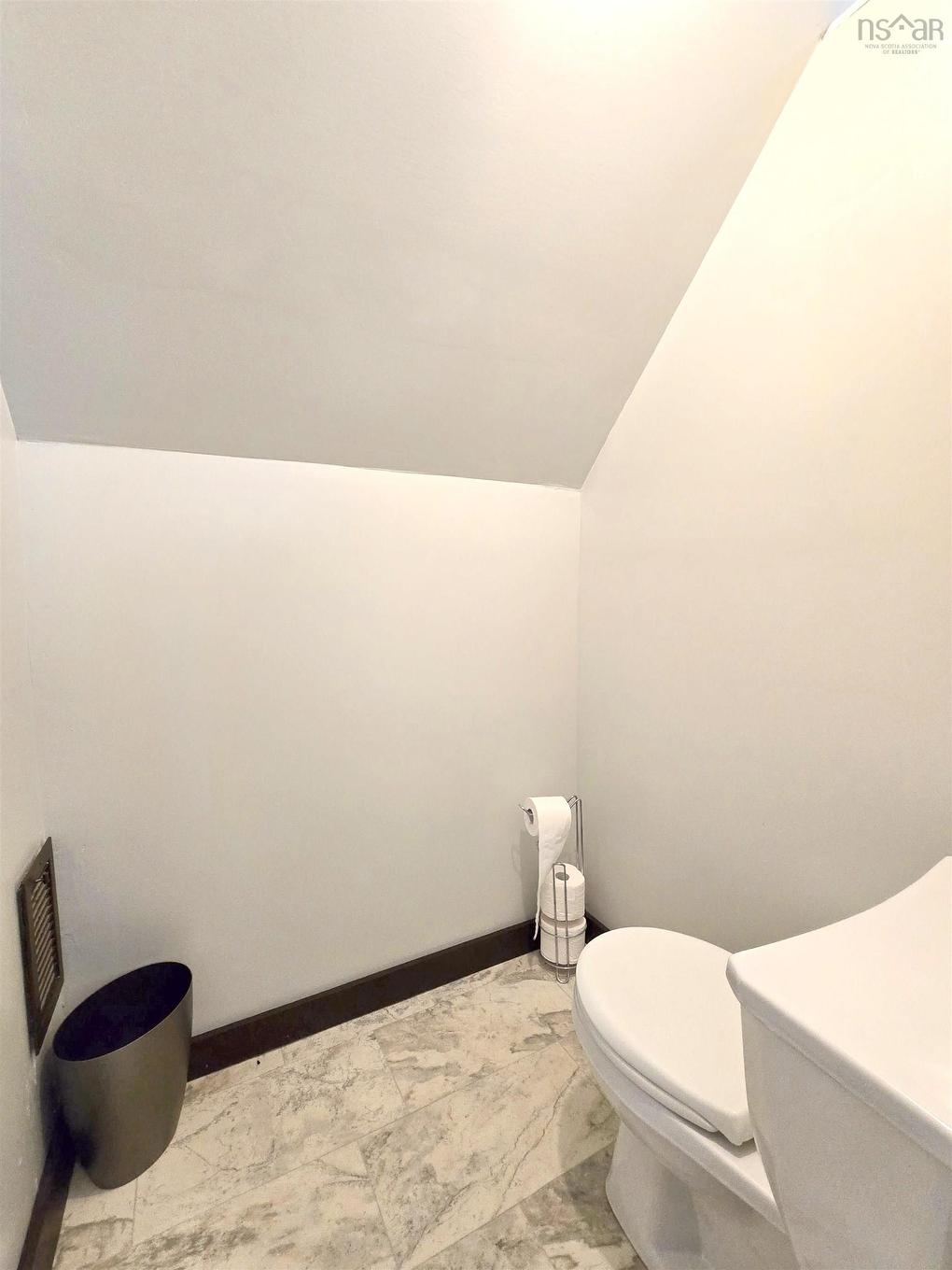 13 Belmont Street, Amherst, NS