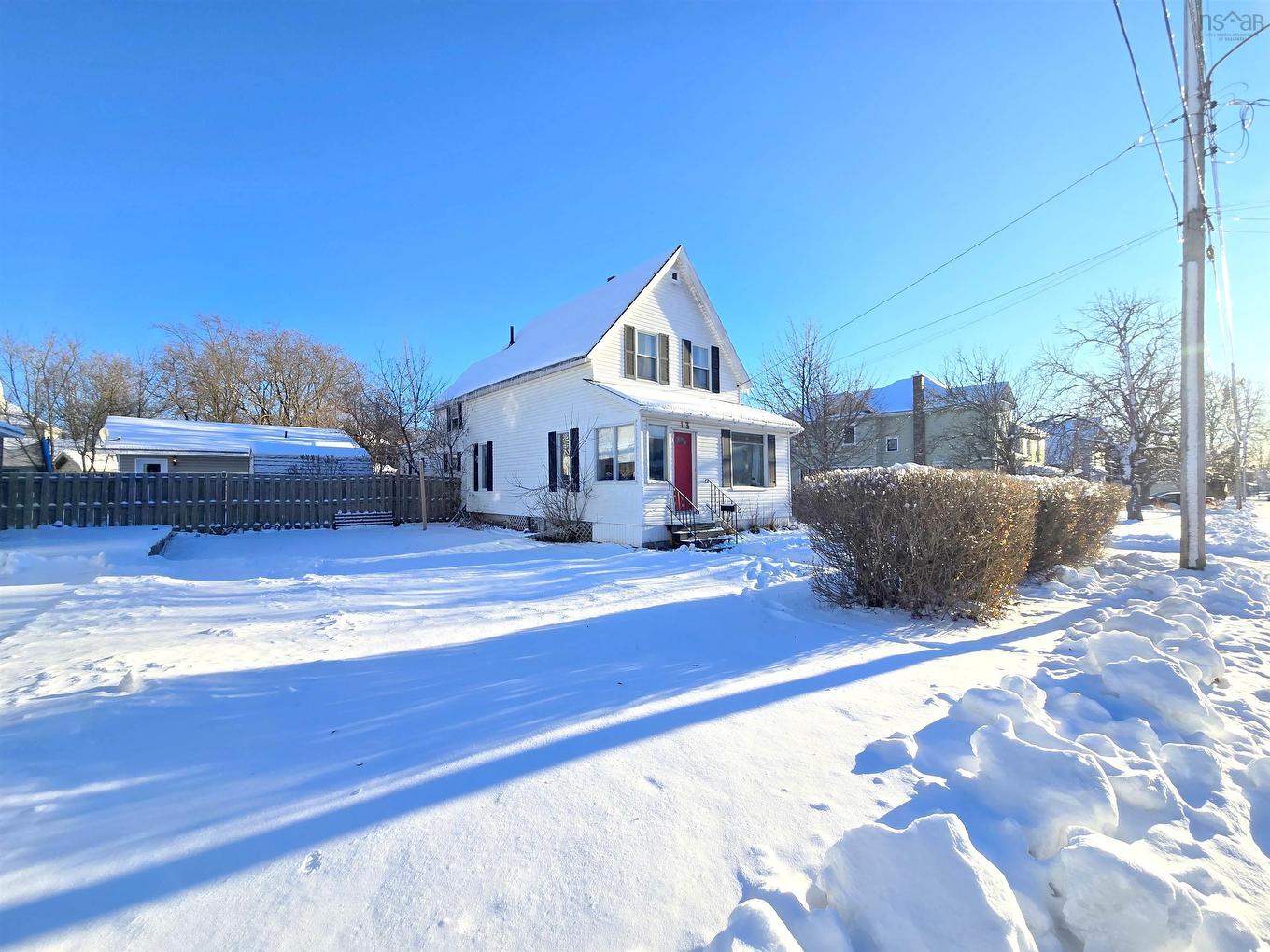 13 Belmont Street, Amherst, NS