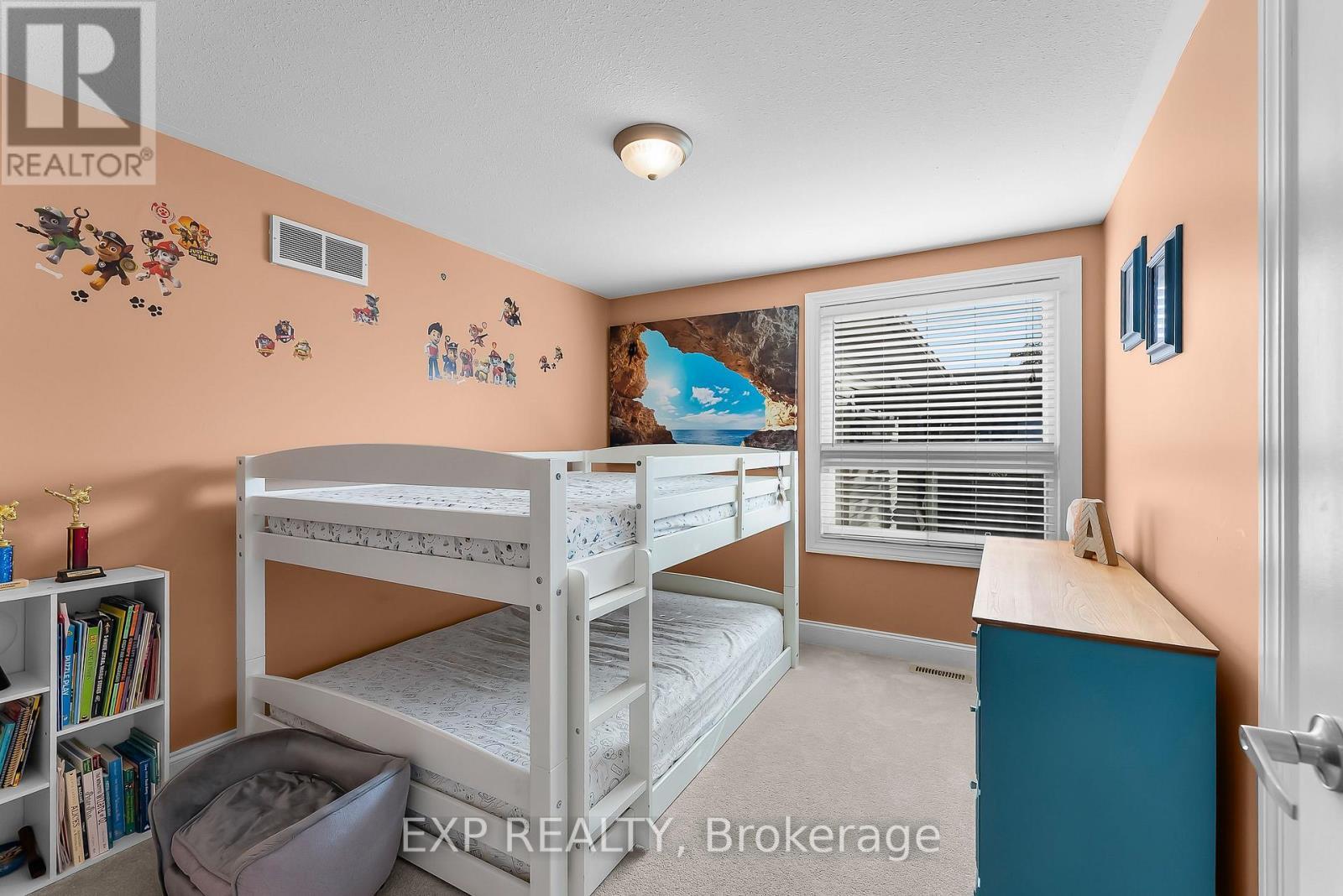 7321 Dorchester Road, Niagara Falls (Marineland), ON - Indoor Photo Showing Bedroom