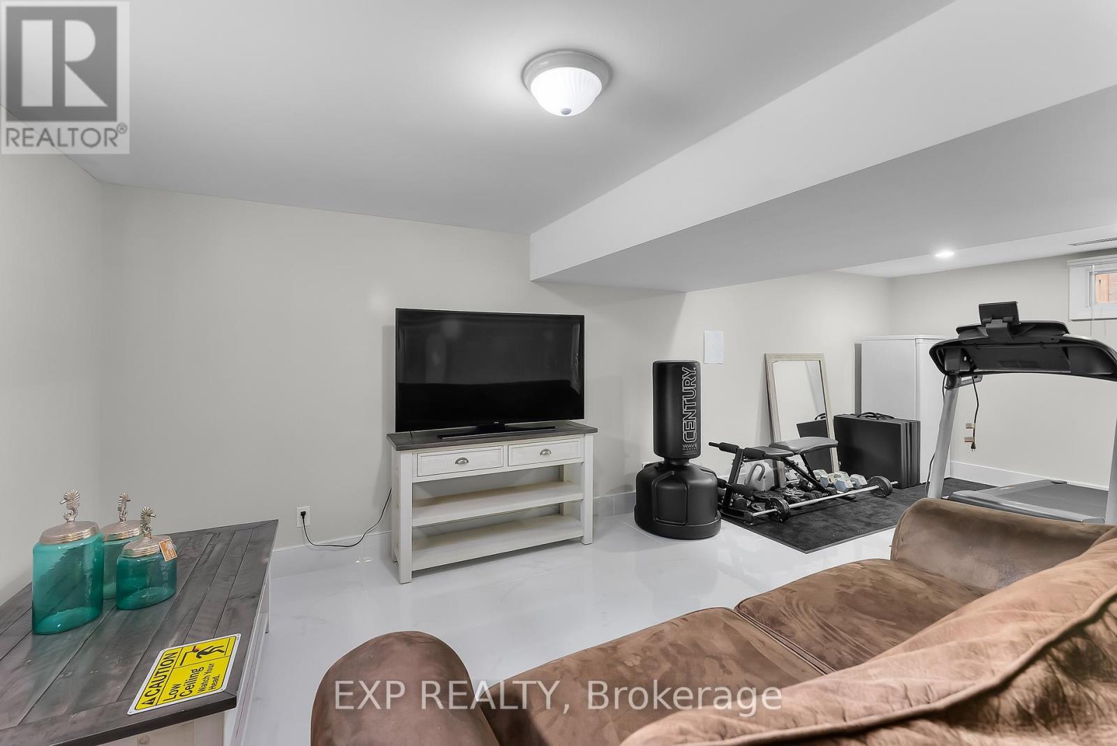 7321 Dorchester Road, Niagara Falls (Marineland), ON - Indoor Photo Showing Gym Room