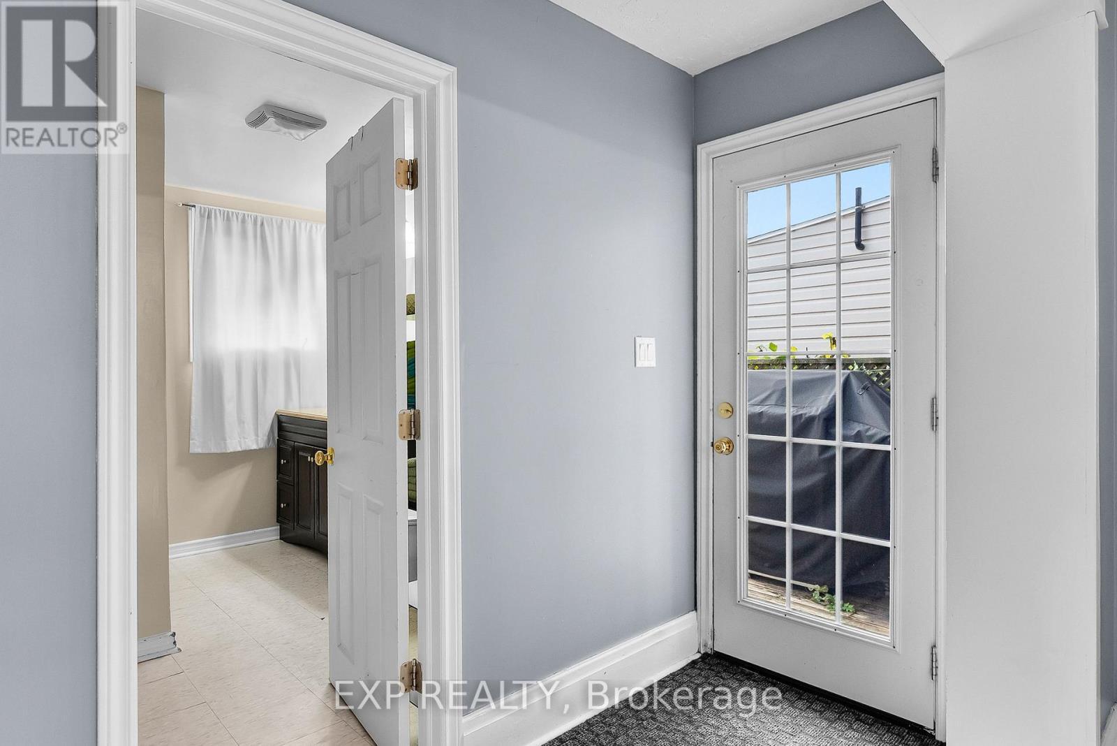 Side Entrance - 5132 Morrison Street, Niagara Falls (Cherrywood), ON - Indoor Photo Showing Other Room