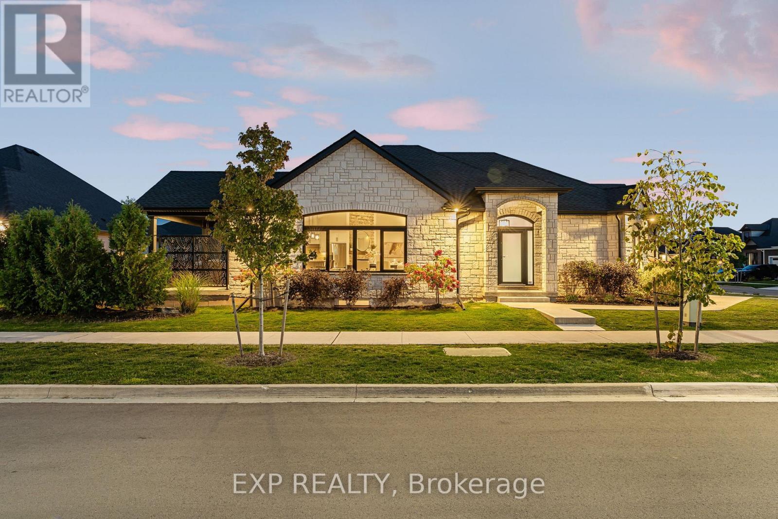 4242 Village Creek Drive, Fort Erie (Stevensville), ON - Outdoor