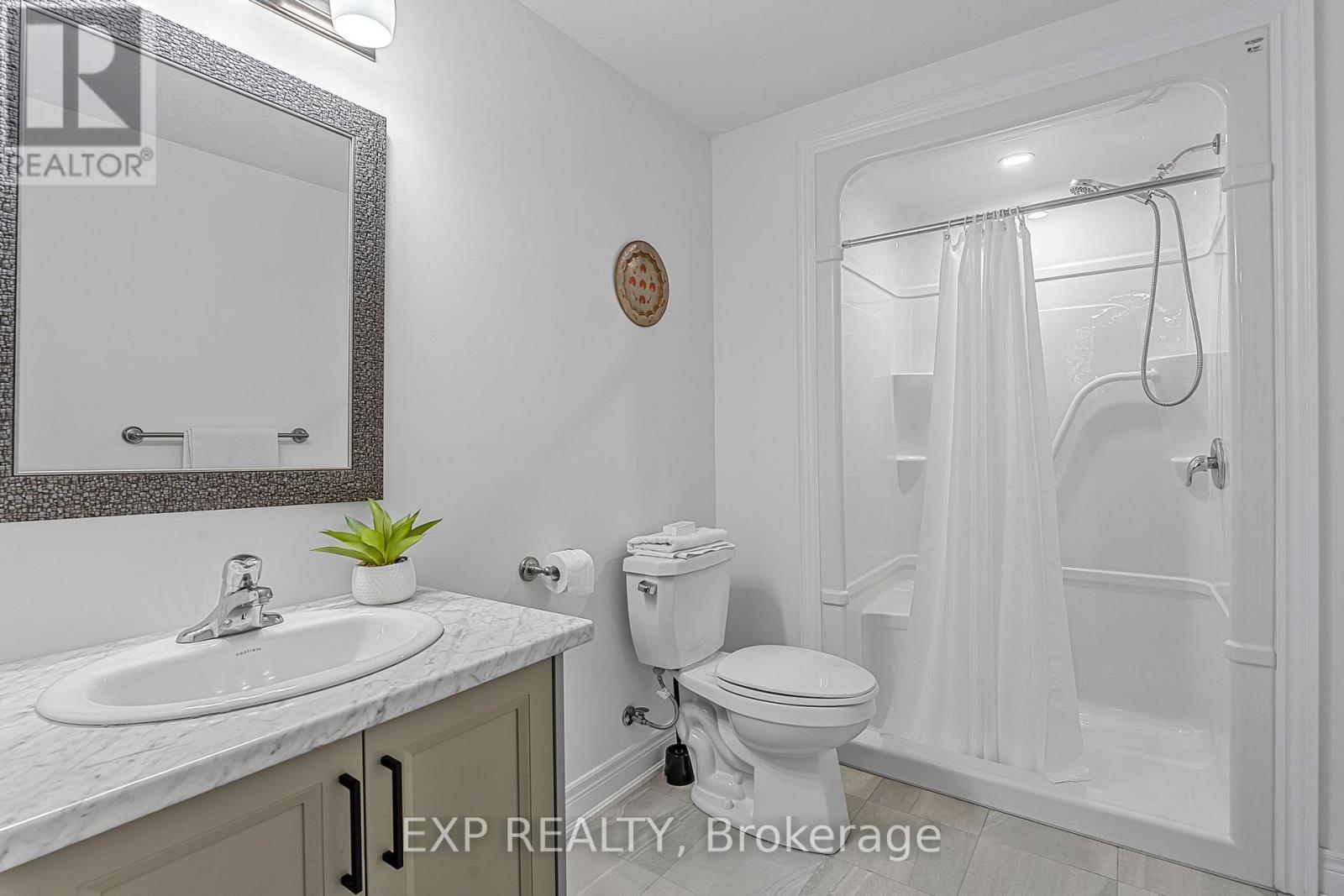 4242 Village Creek Drive, Fort Erie (Stevensville), ON - Indoor Photo Showing Bathroom