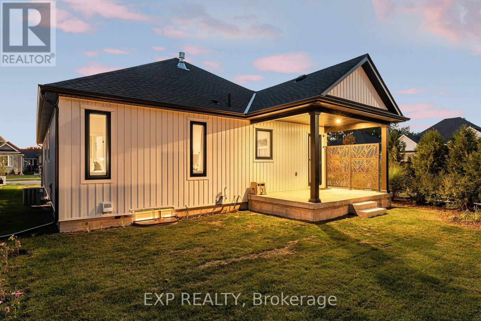 4242 Village Creek Drive, Fort Erie (Stevensville), ON - Outdoor