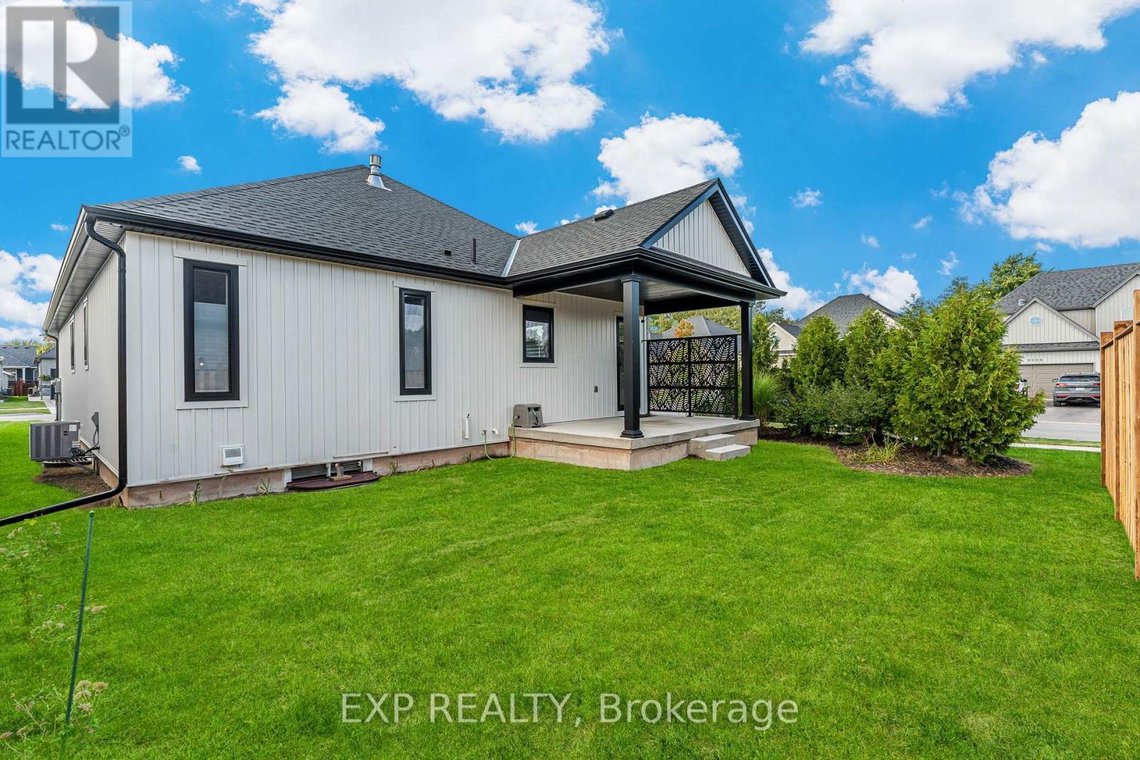 4242 Village Creek Drive, Fort Erie (Stevensville), ON - Outdoor