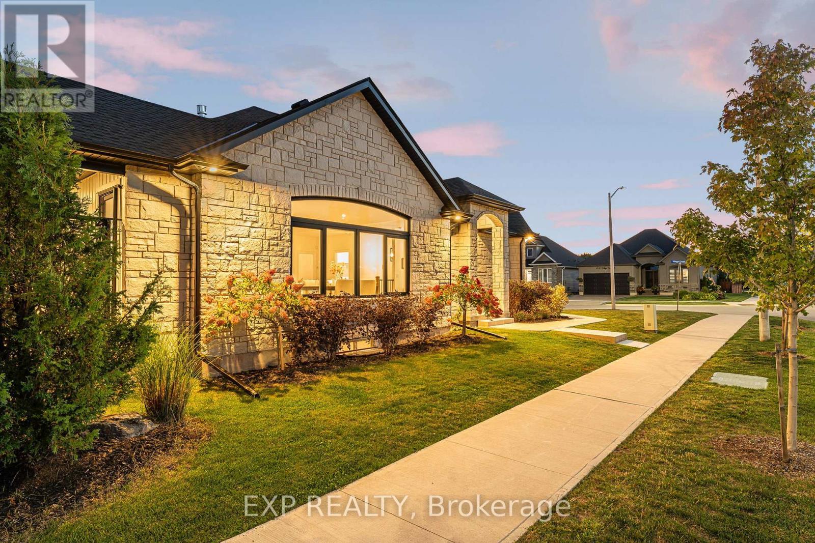 4242 Village Creek Drive, Fort Erie (Stevensville), ON - Outdoor